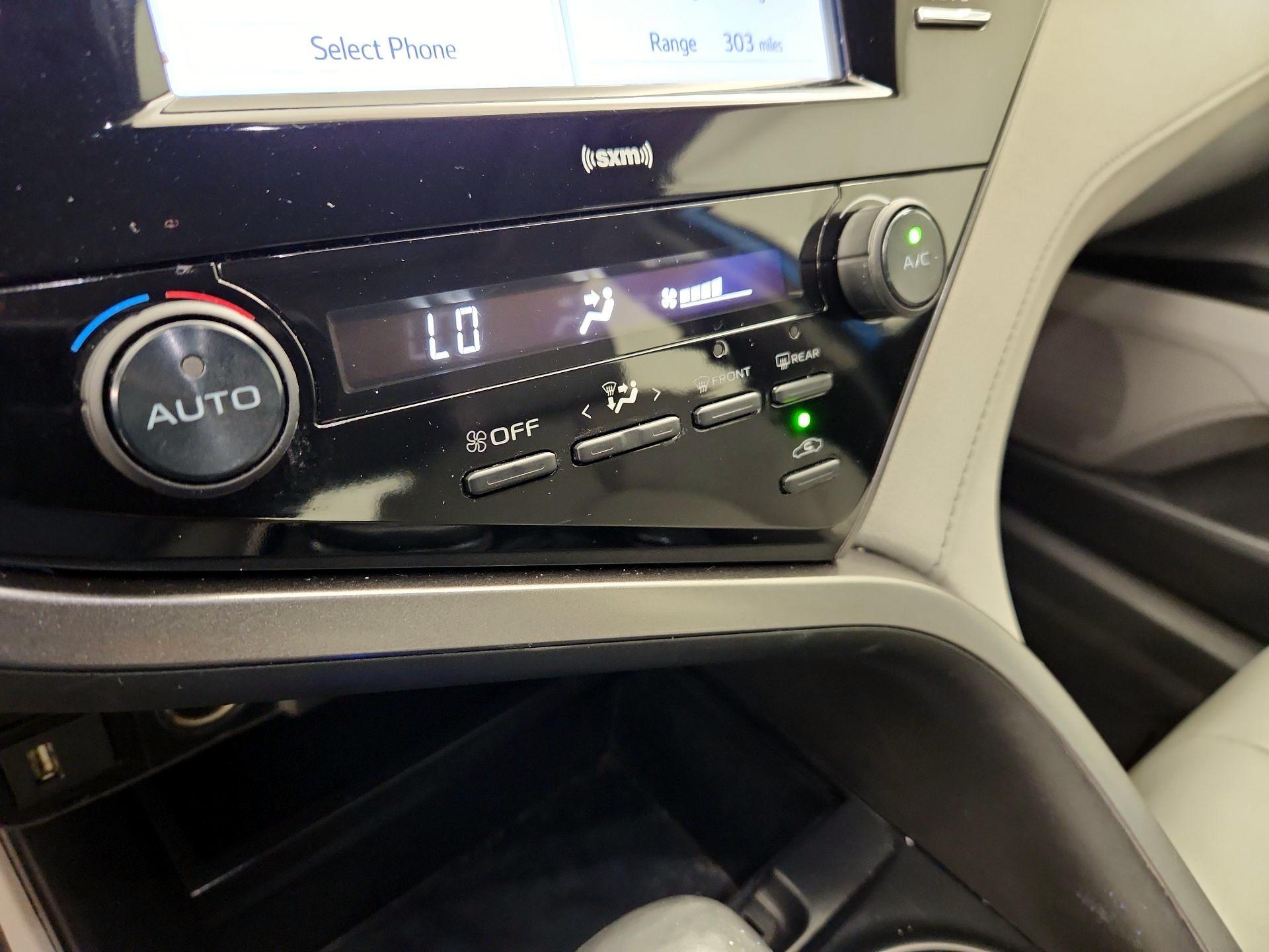 Thumbnail: 2020 Toyota Camry - 16