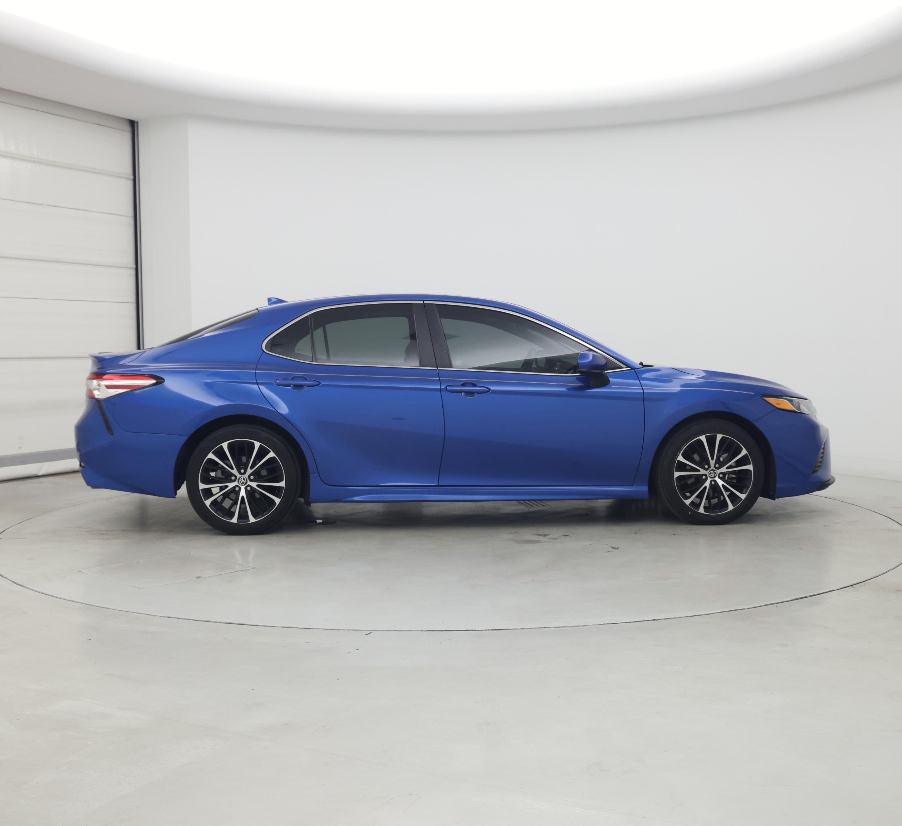 Thumbnail: 2020 Toyota Camry - 7