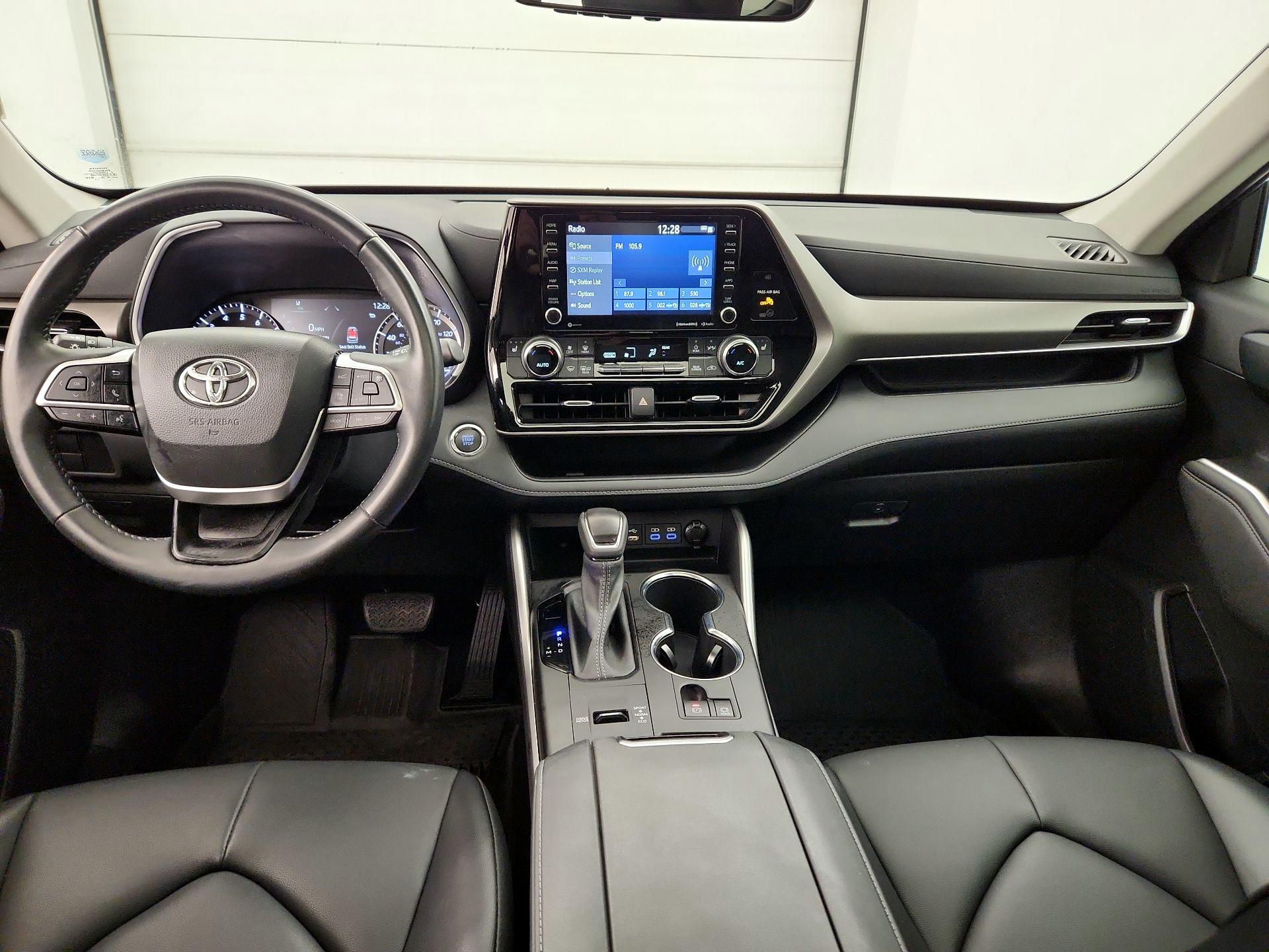 Thumbnail: 2022 Toyota Highlander - 9