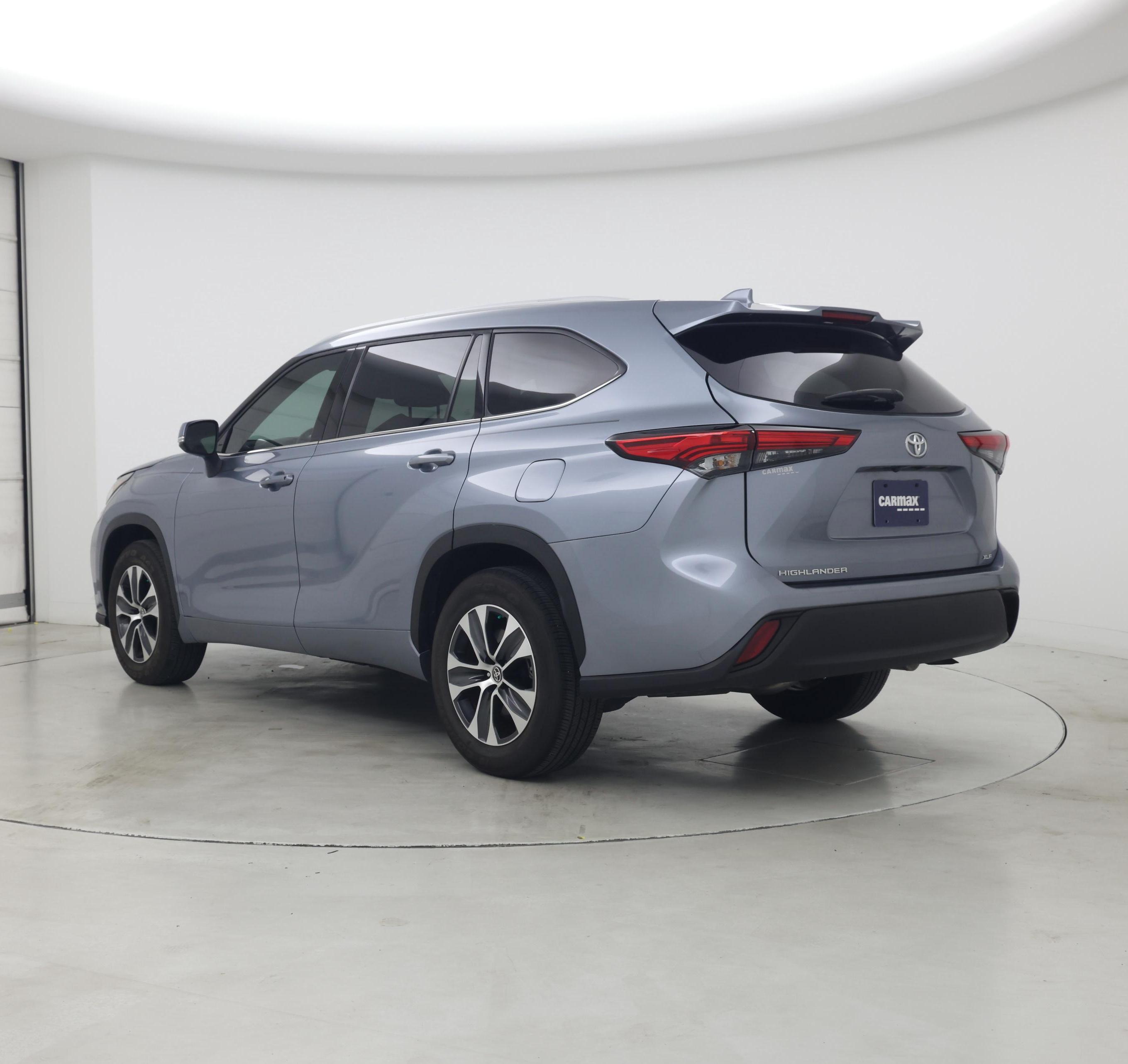 Thumbnail: 2022 Toyota Highlander - 2