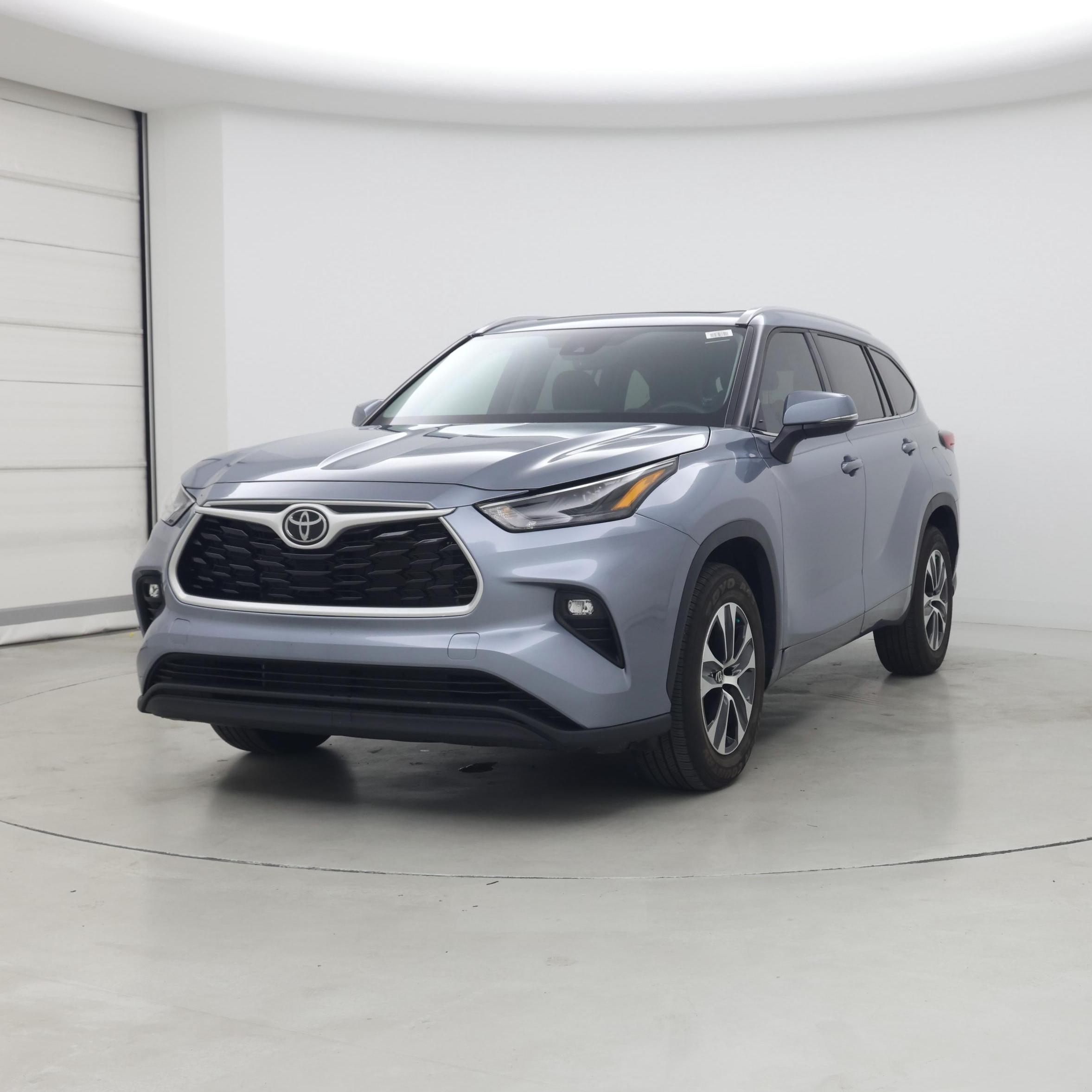 Thumbnail: 2022 Toyota Highlander - 4