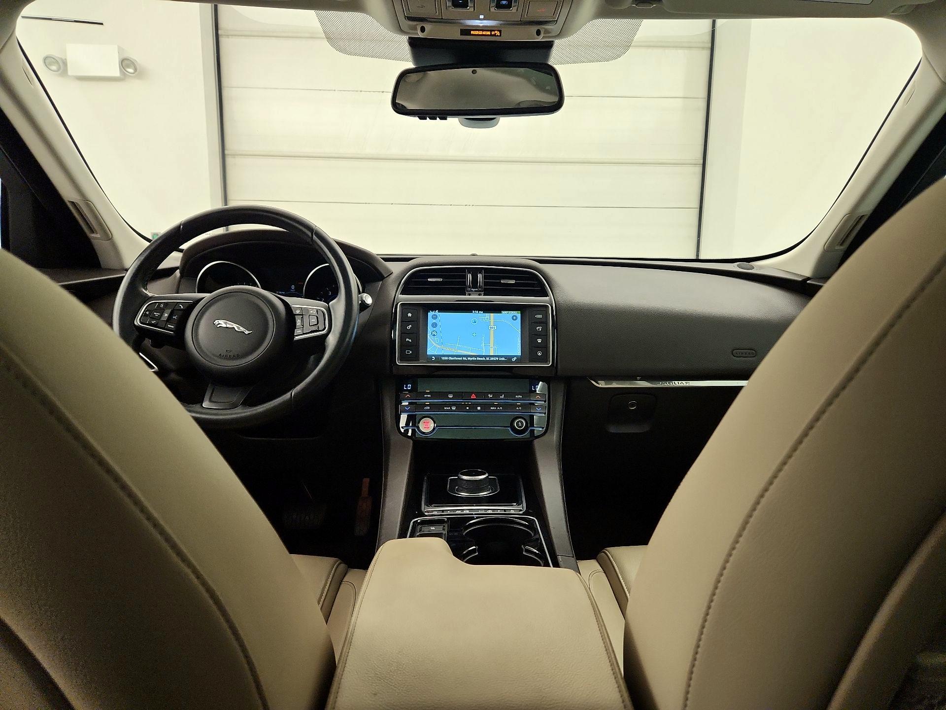 Thumbnail: 2017 Jaguar F-Pace - 9