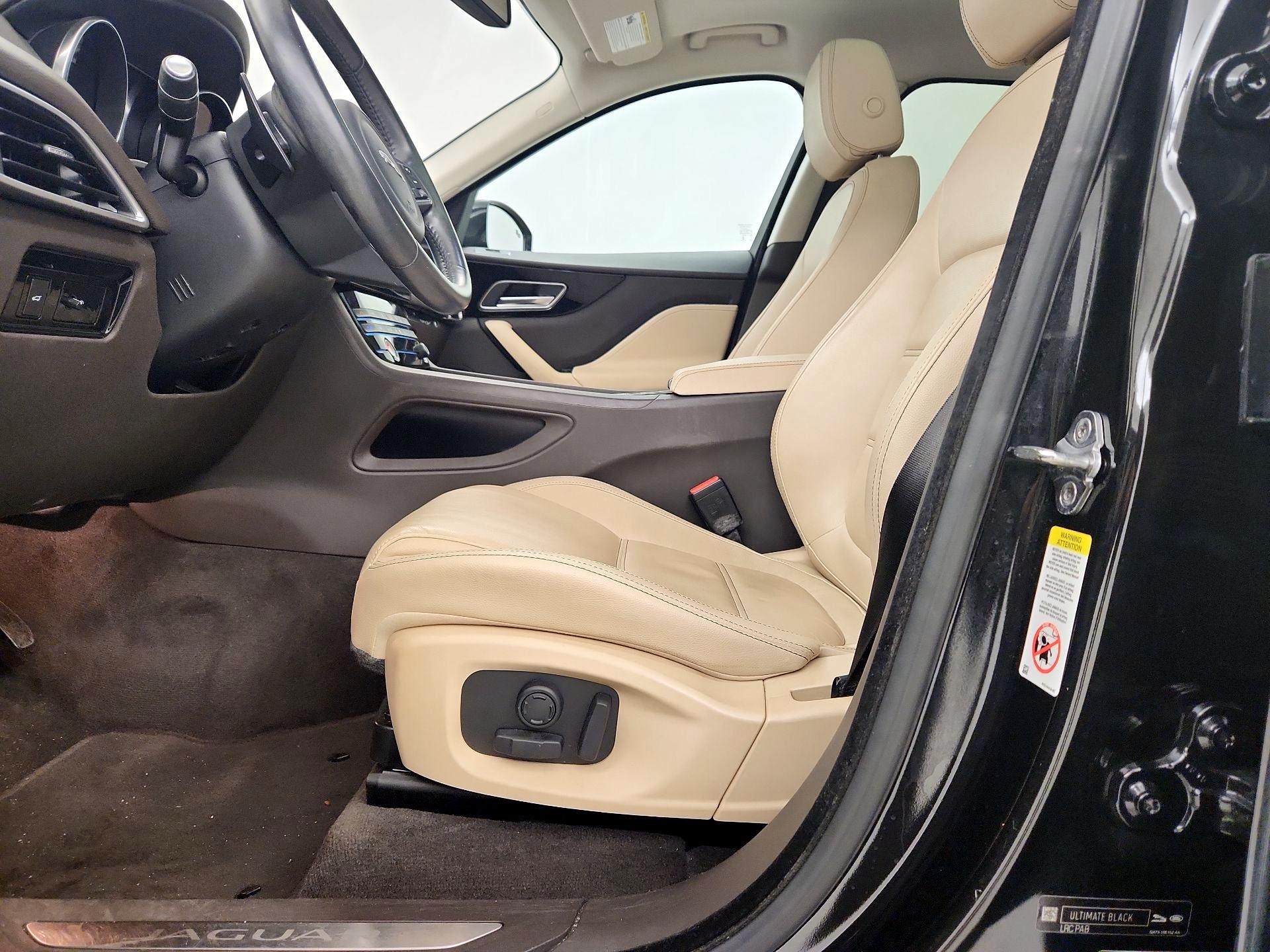 Thumbnail: 2017 Jaguar F-Pace - 11