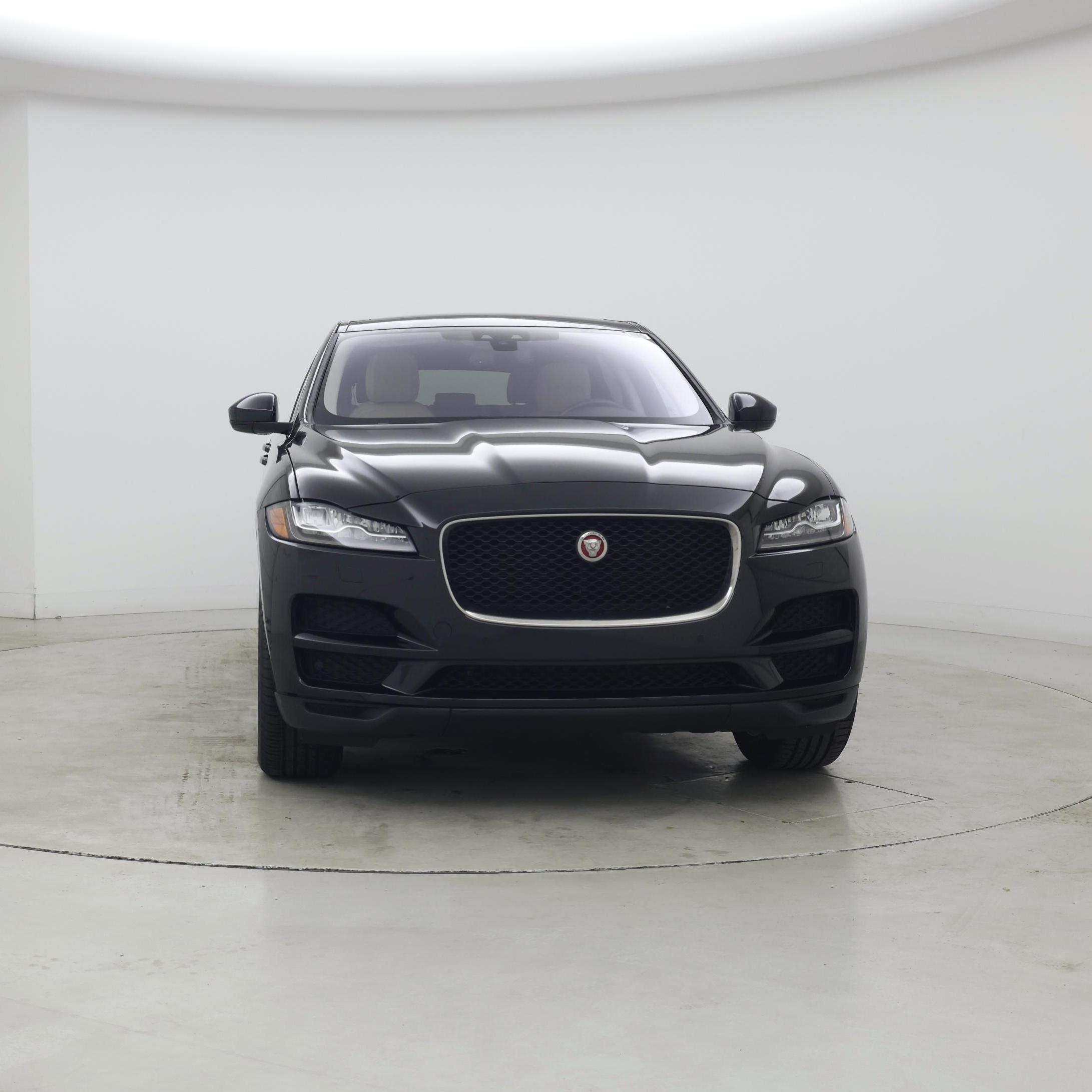 Thumbnail: 2017 Jaguar F-Pace - 5