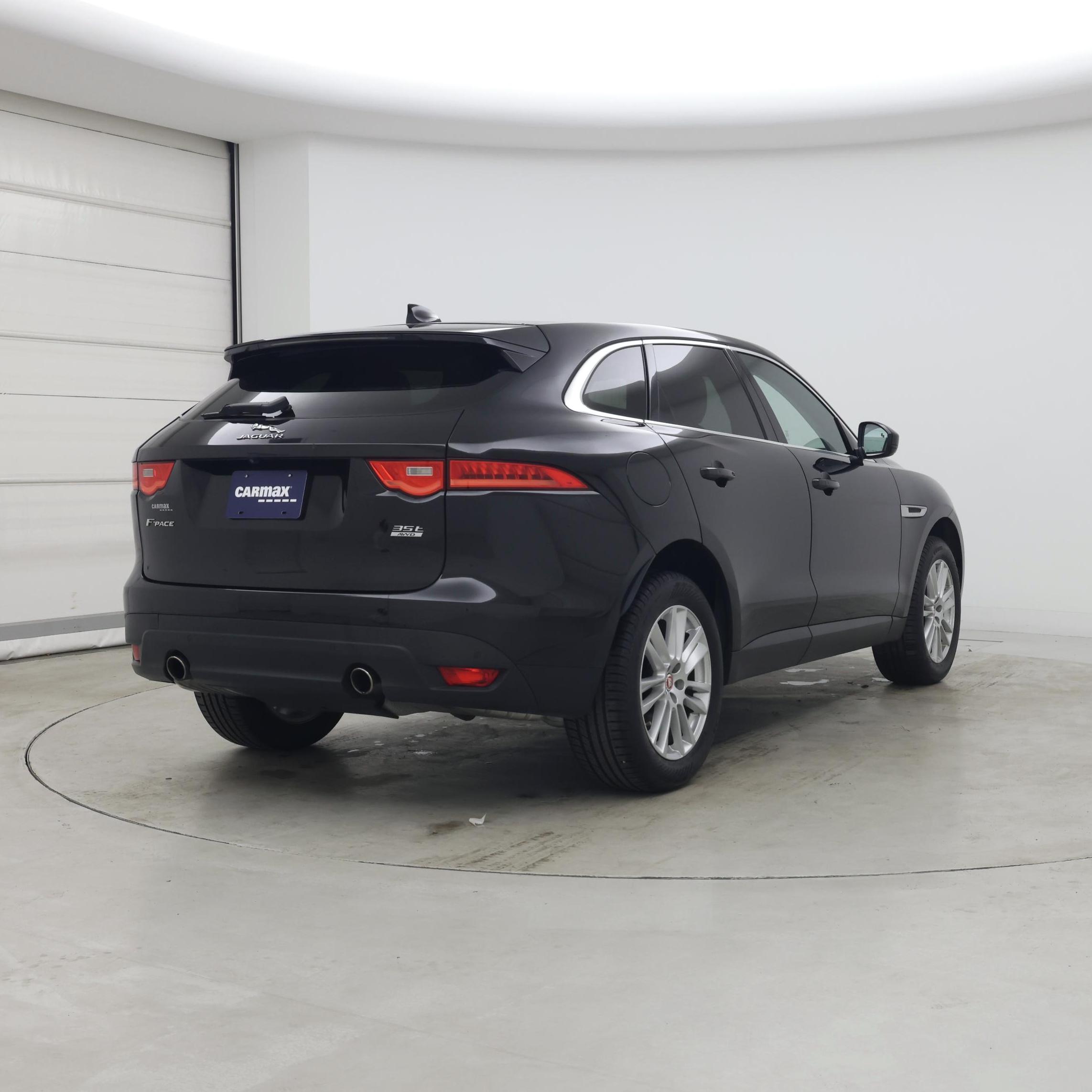 Thumbnail: 2017 Jaguar F-Pace - 8