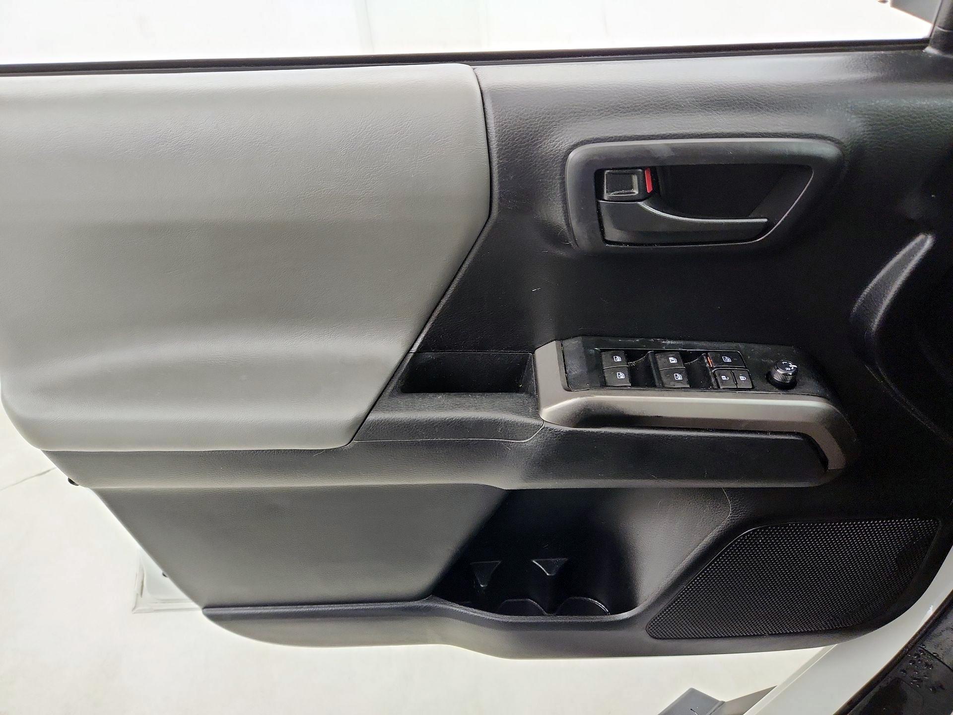 Thumbnail: 2021 Toyota Tacoma - 12