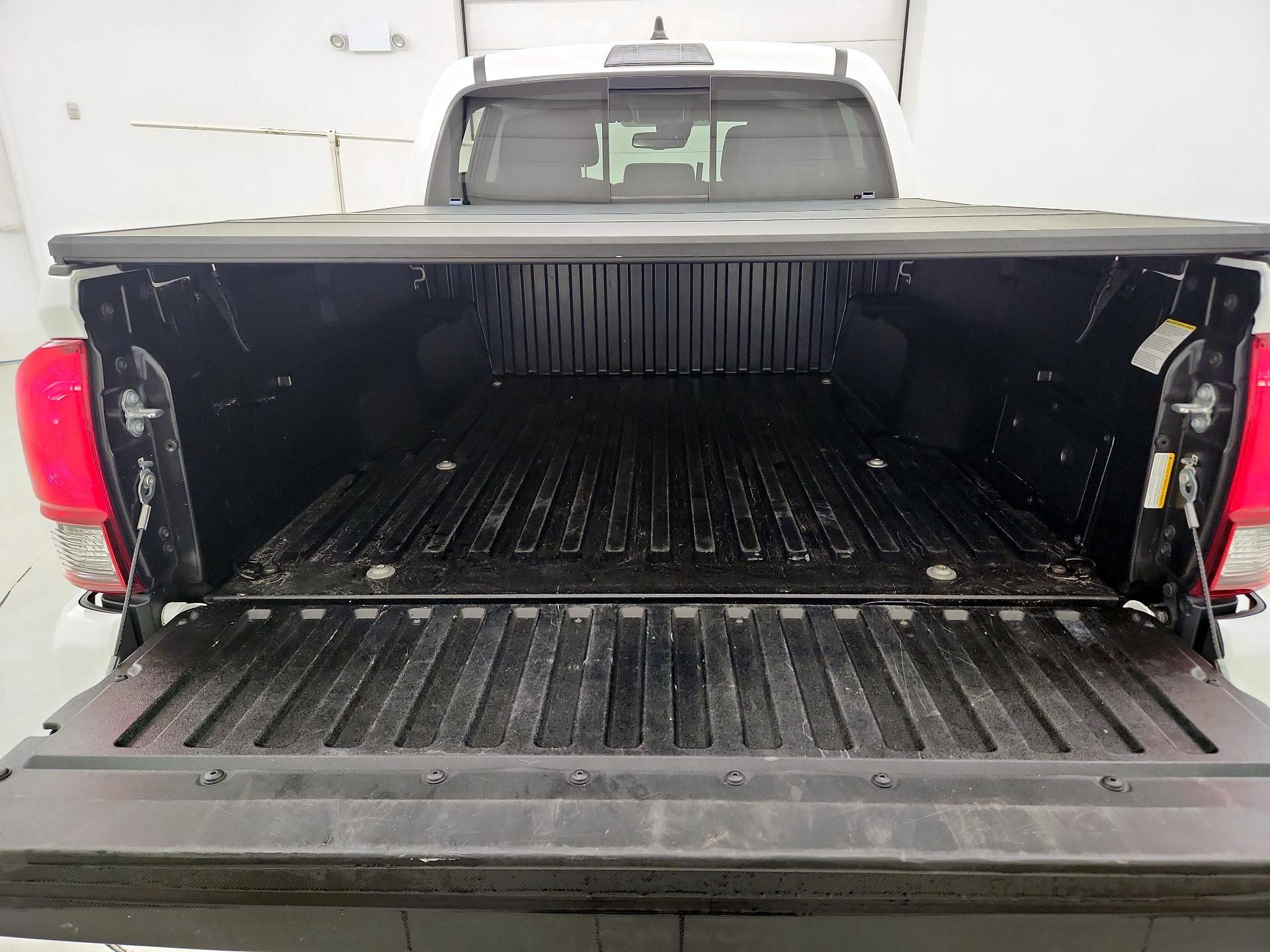 Thumbnail: 2021 Toyota Tacoma - 20