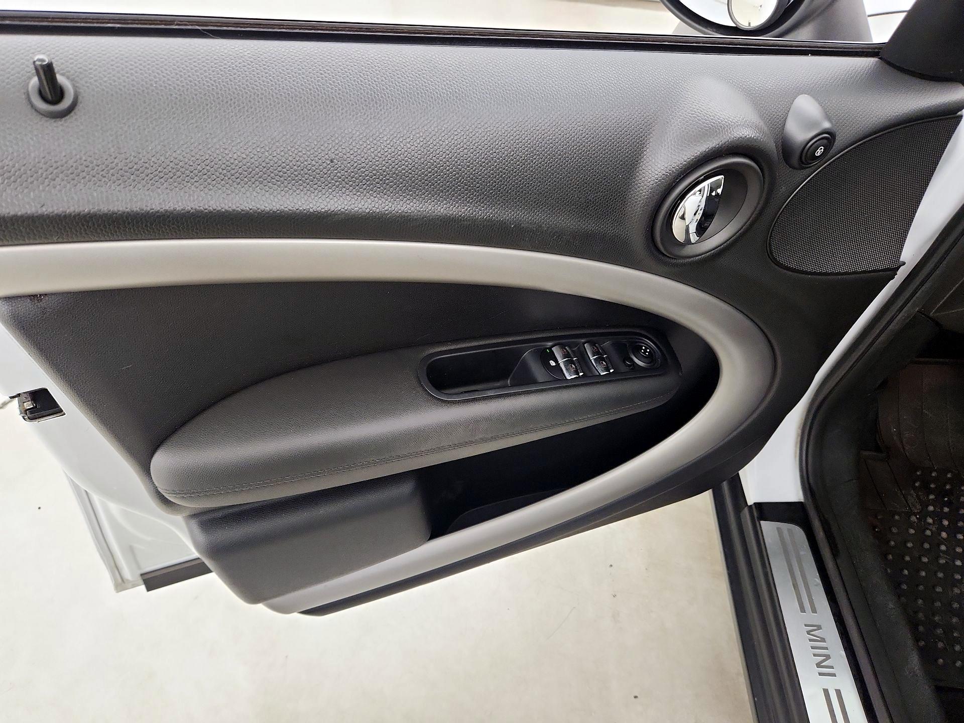 Thumbnail: 2016 MINI Cooper Countryman - 12