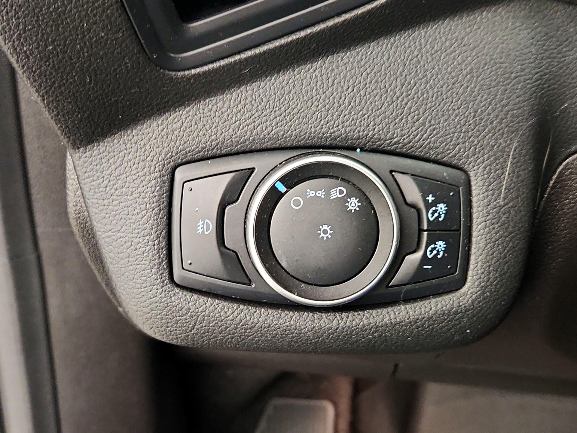 Thumbnail: 2015 Ford Escape - 13