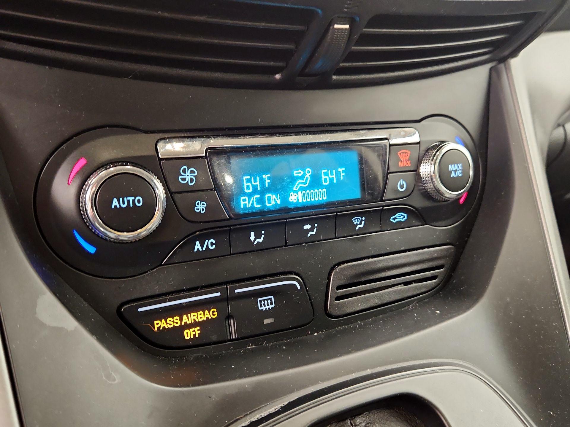 Thumbnail: 2015 Ford Escape - 16