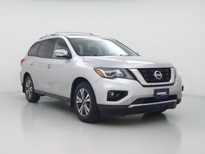 Silver 2017 Nissan Pathfinder SL
