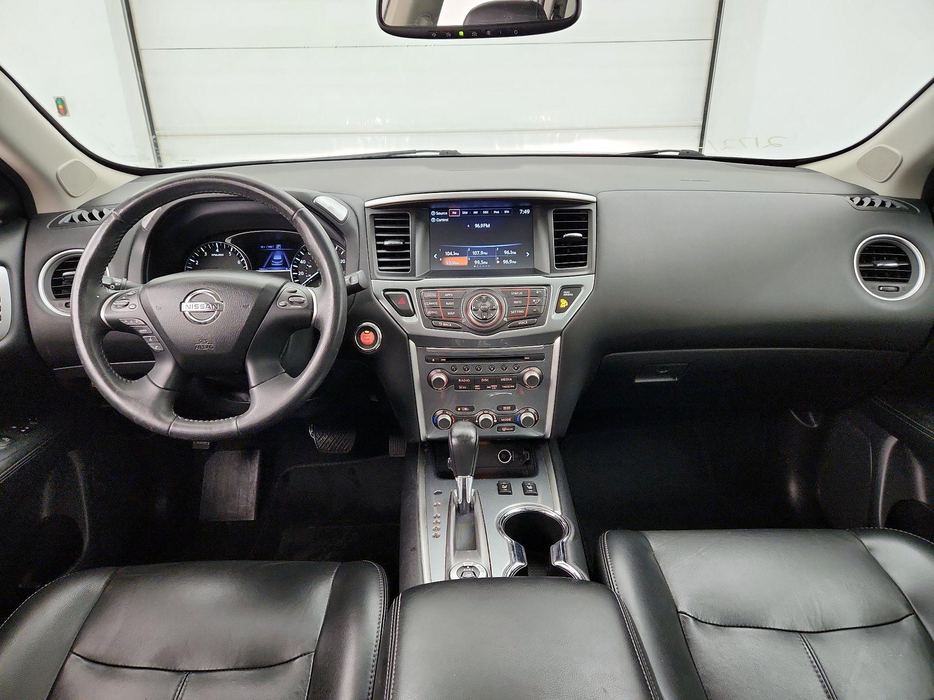 Thumbnail: 2017 Nissan Pathfinder - 9