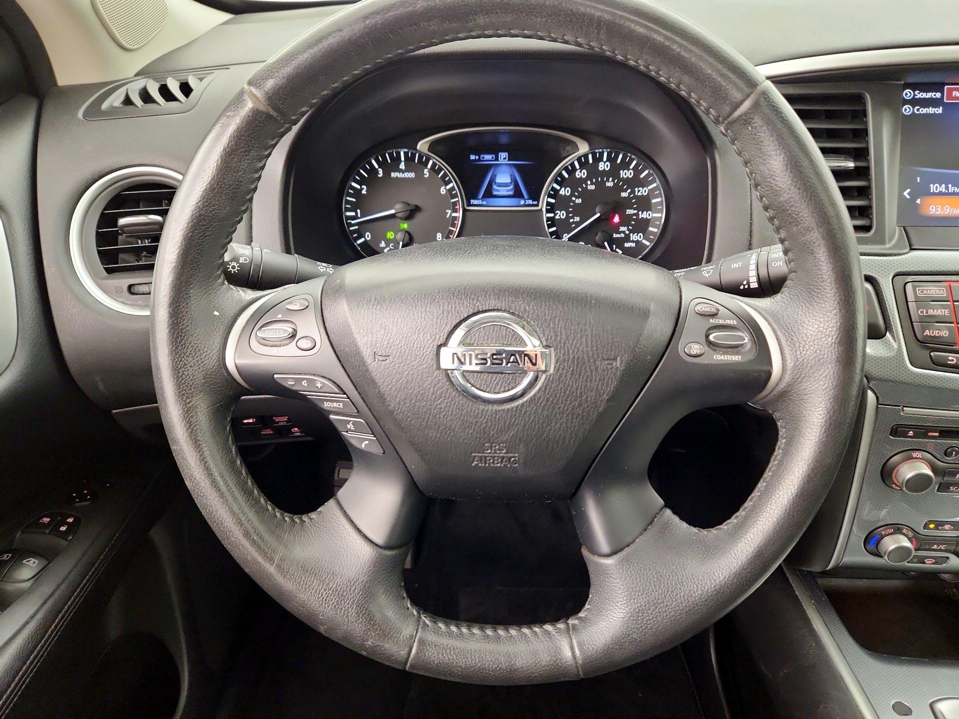 Thumbnail: 2017 Nissan Pathfinder - 10