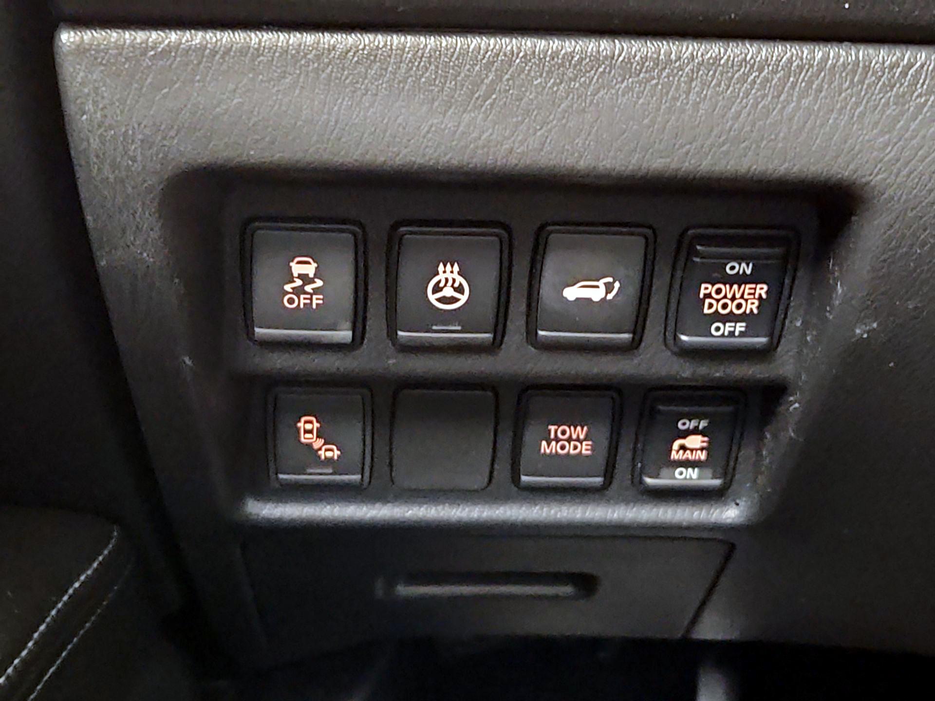 Thumbnail: 2017 Nissan Pathfinder - 13