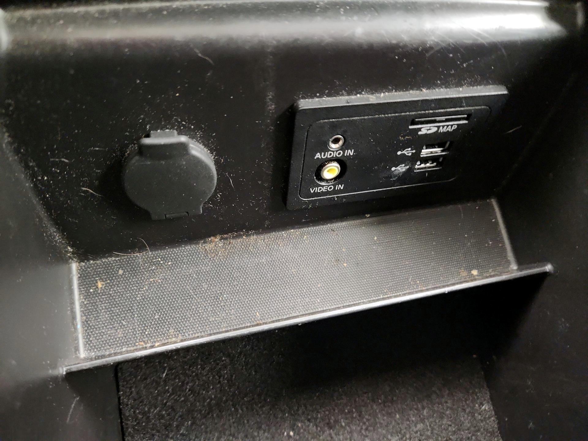 Thumbnail: 2017 Nissan Pathfinder - 19