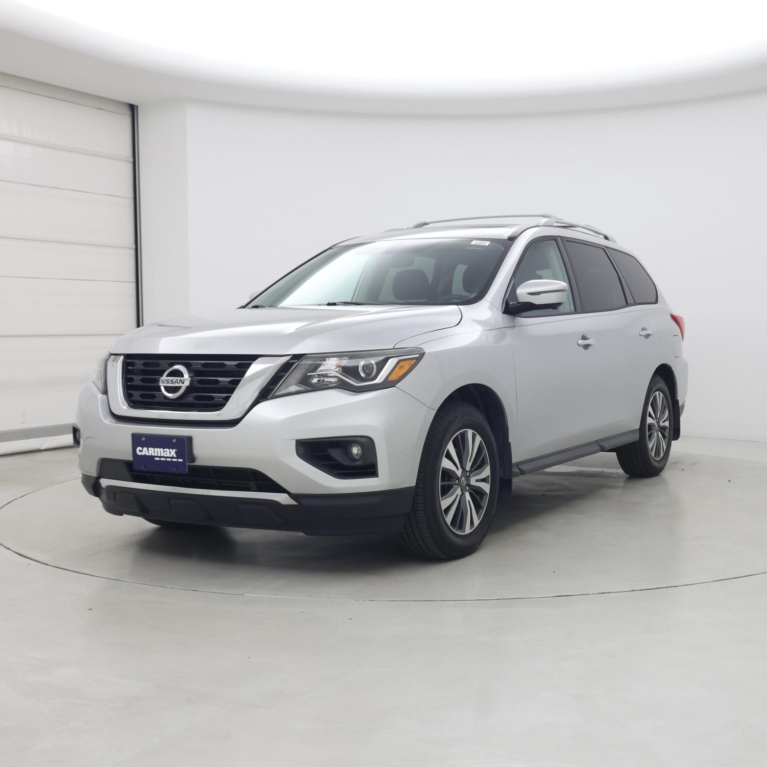 Thumbnail: 2017 Nissan Pathfinder - 4