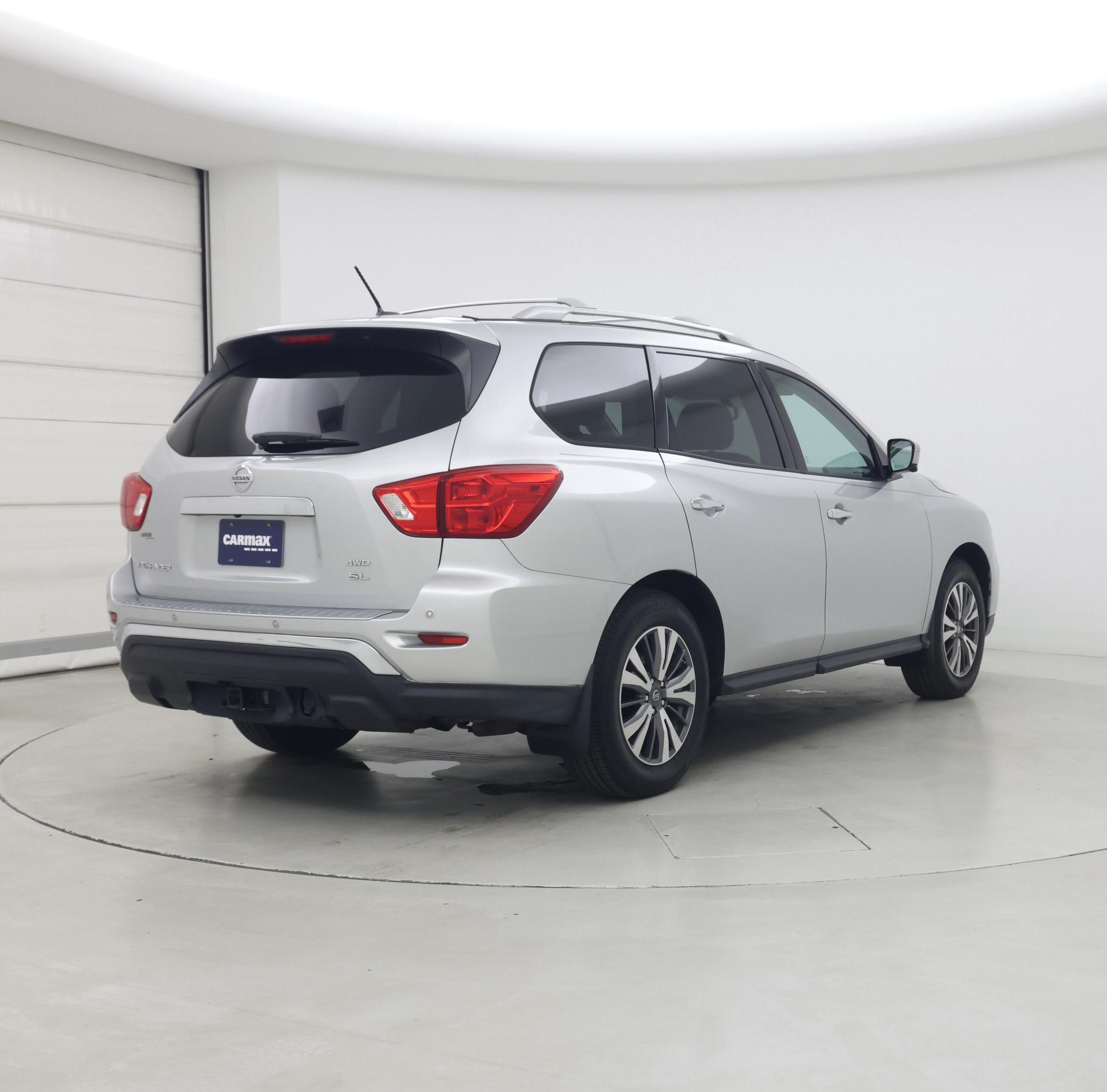 Thumbnail: 2017 Nissan Pathfinder - 8