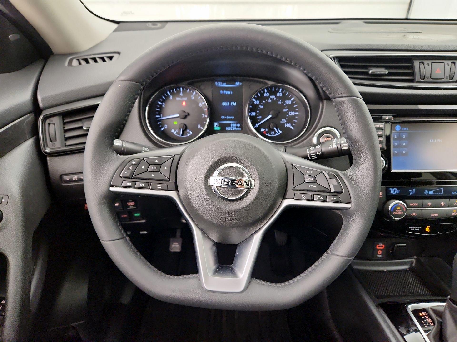 Thumbnail: 2017 Nissan Rogue - 10