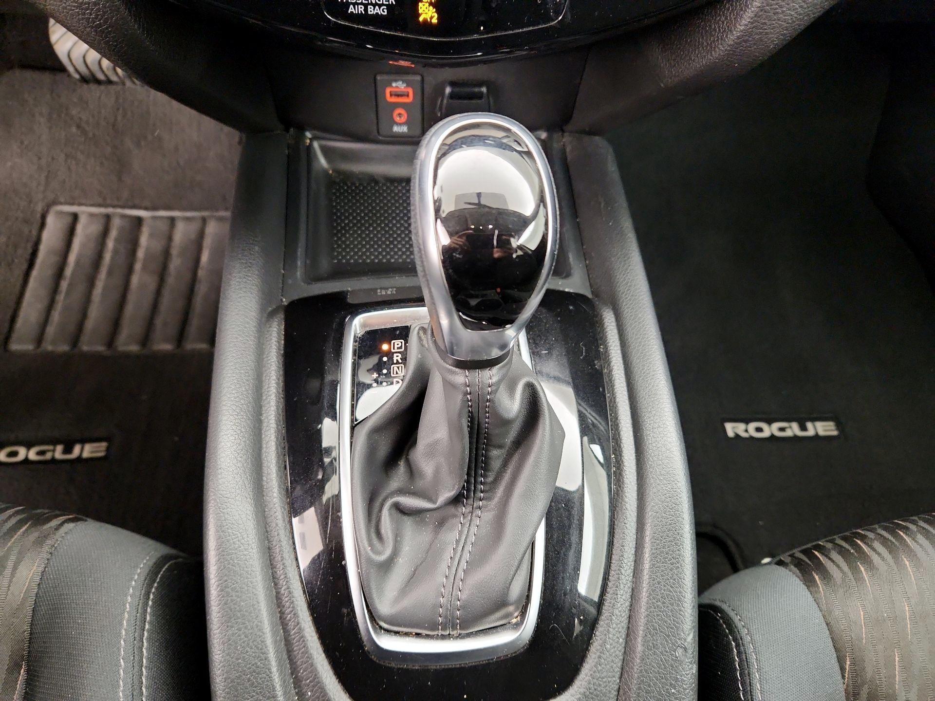 Thumbnail: 2017 Nissan Rogue - 17