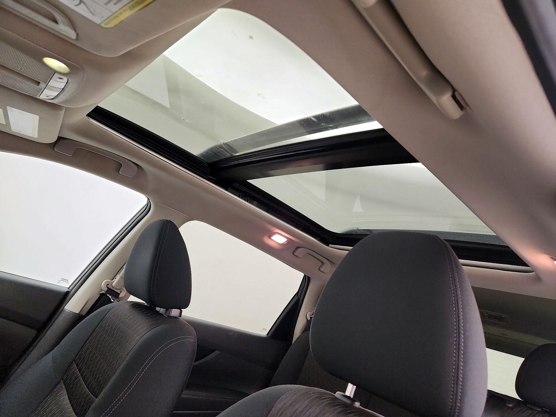 Thumbnail: 2017 Nissan Rogue - 19