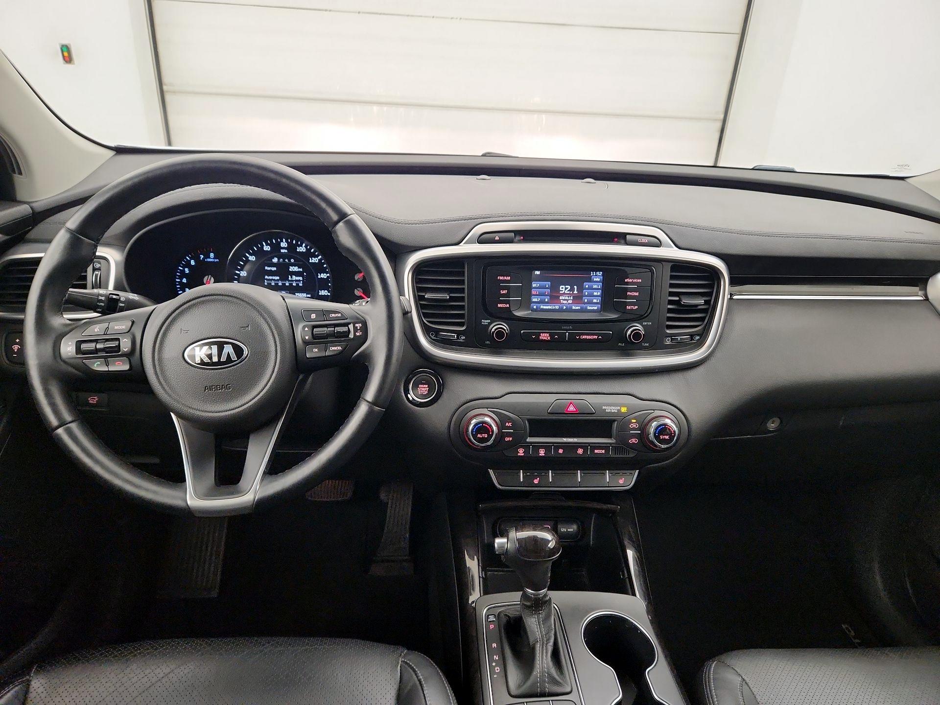 Thumbnail: 2016 Kia Sorento - 9