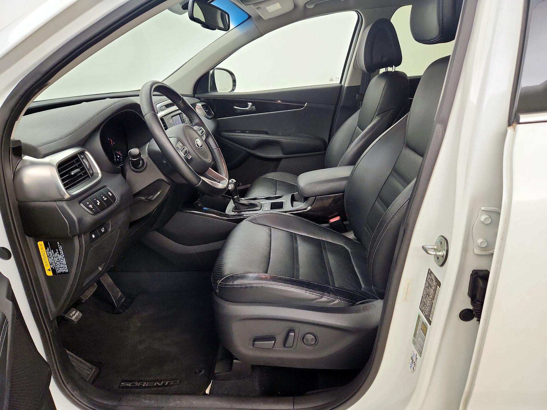 Thumbnail: 2016 Kia Sorento - 11