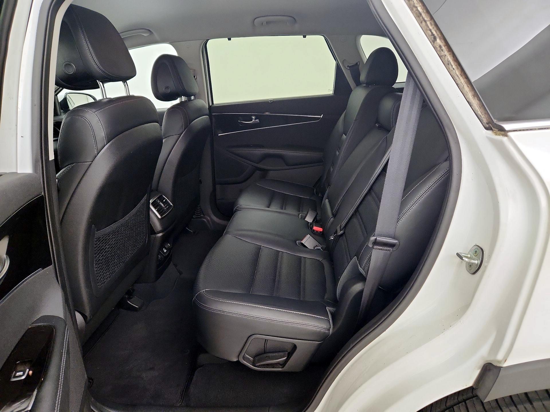 Thumbnail: 2016 Kia Sorento - 19