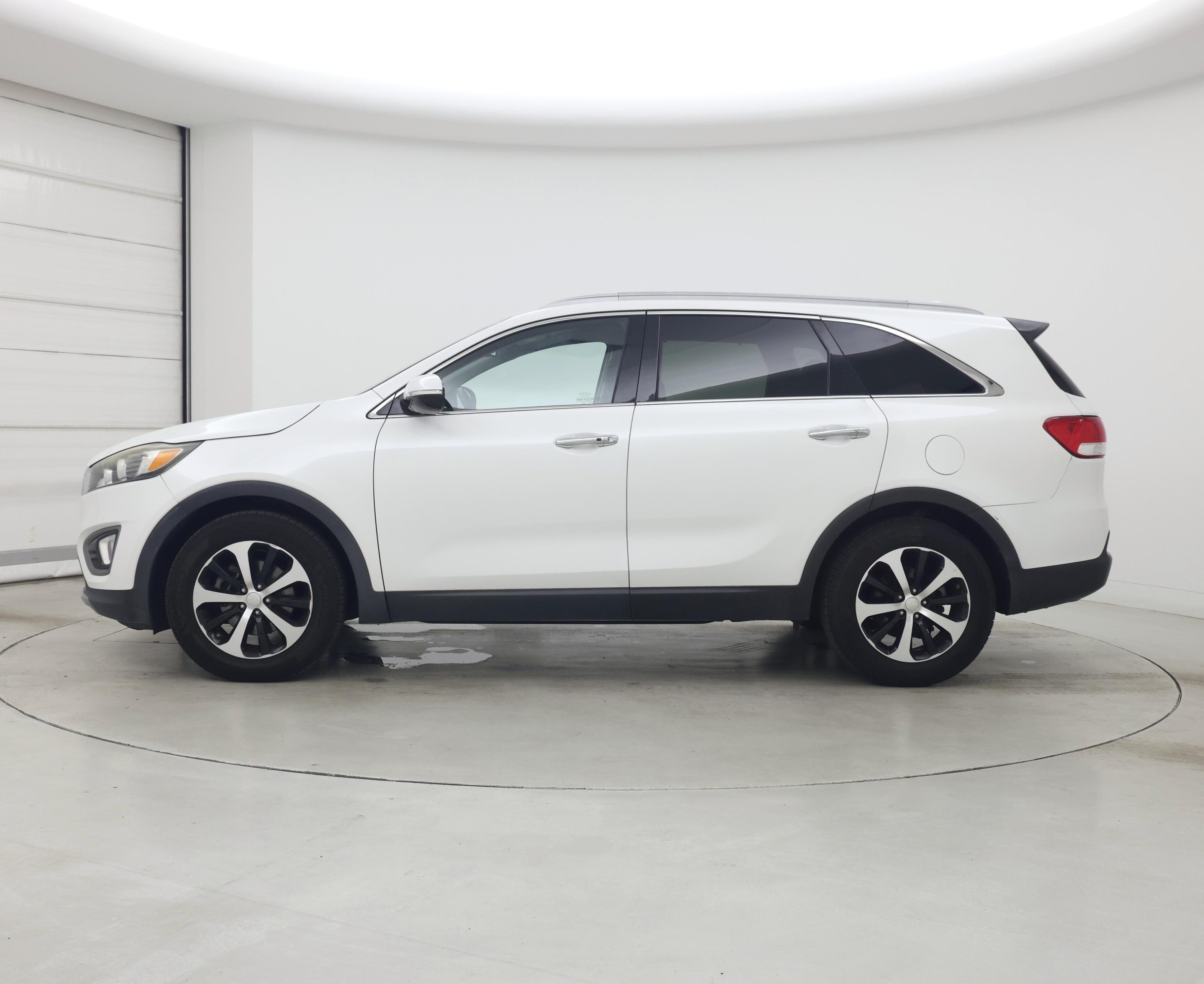 Thumbnail: 2016 Kia Sorento - 3