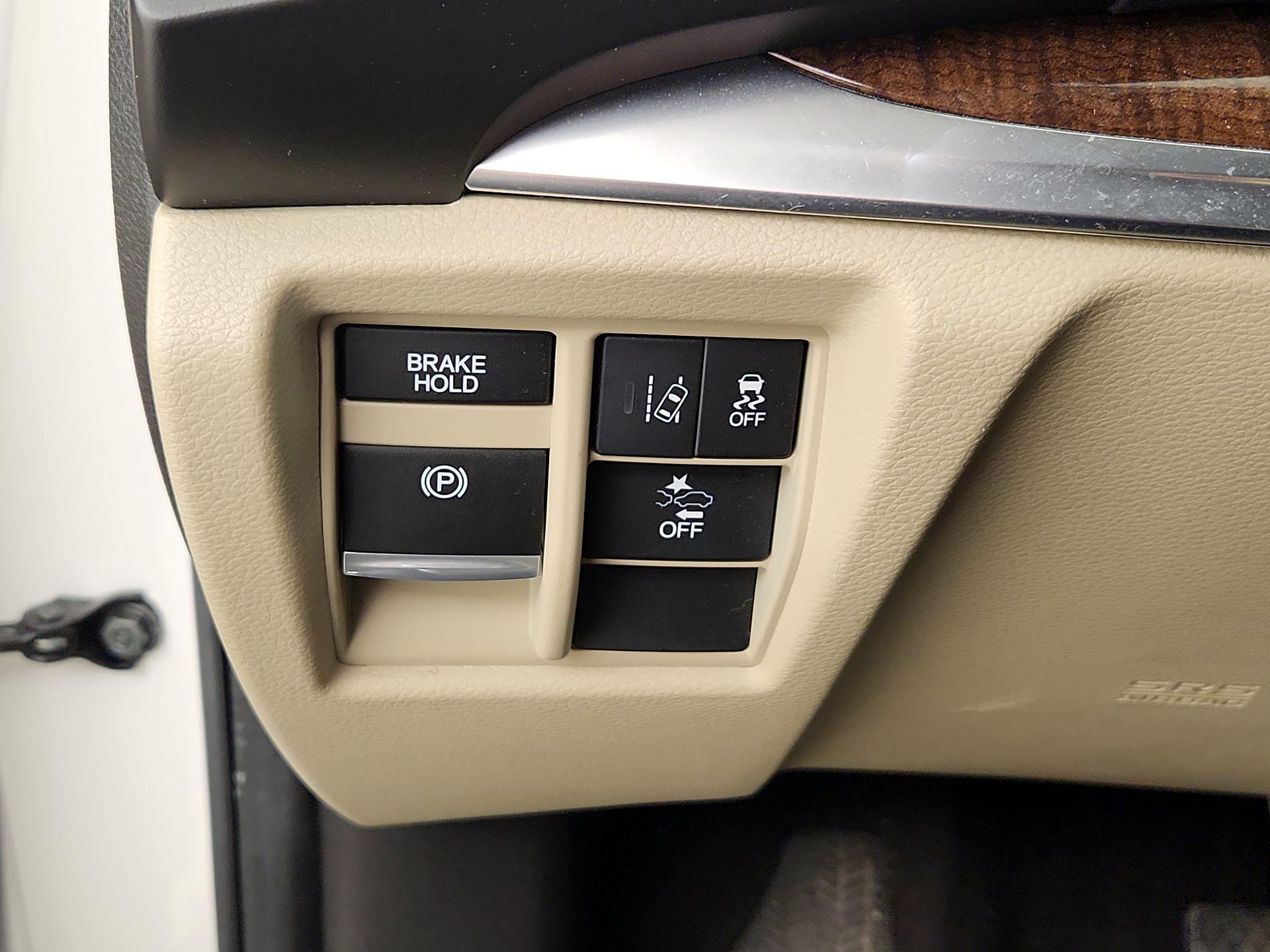 Thumbnail: 2019 Acura MDX - 14