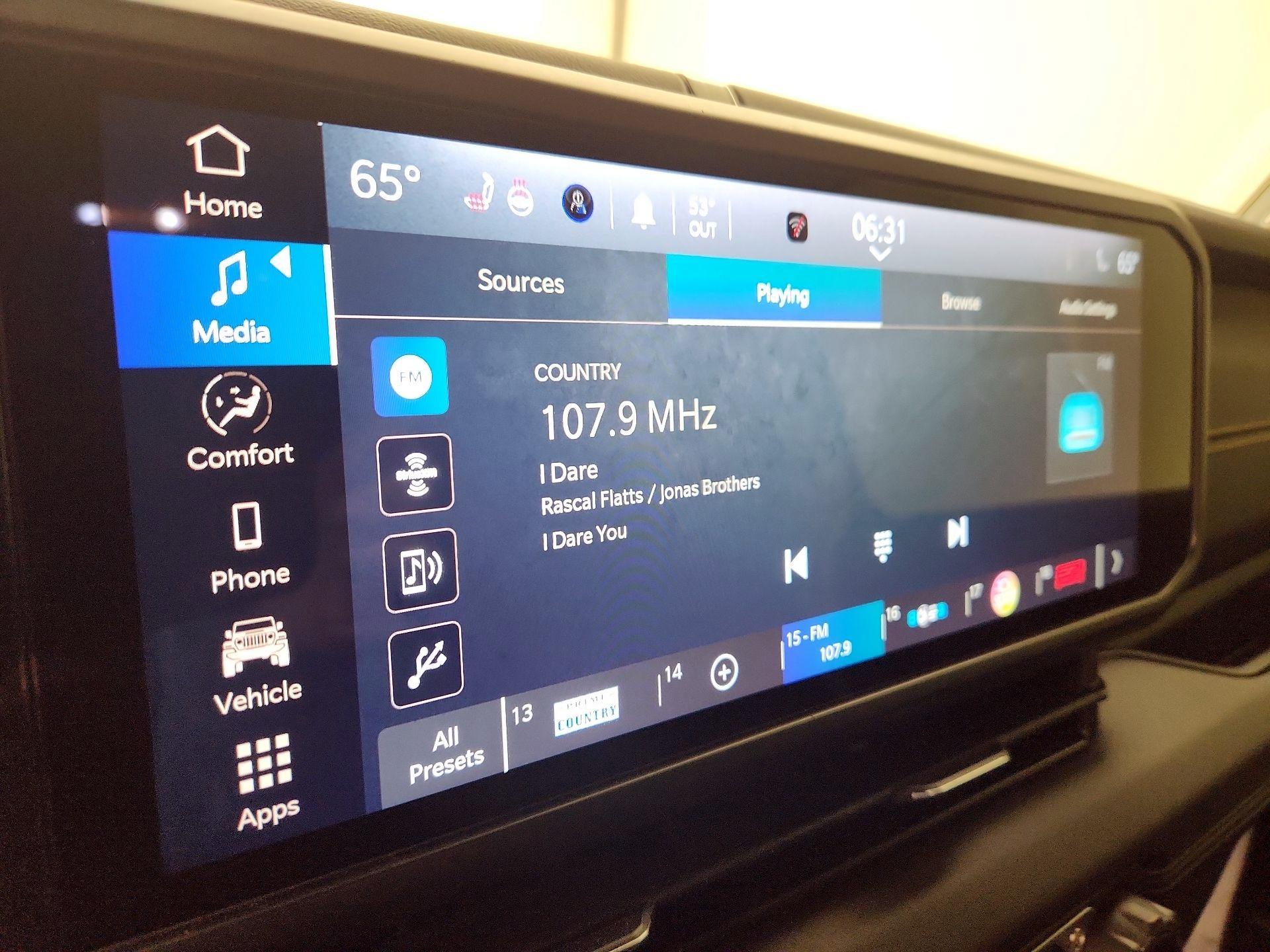 Thumbnail: 2024 Jeep Wrangler - 15