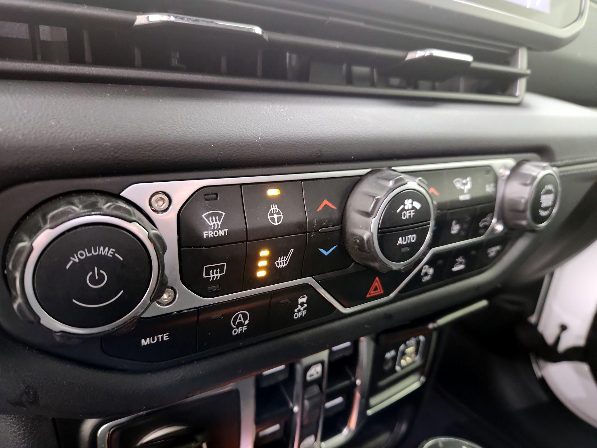 Thumbnail: 2024 Jeep Wrangler - 16