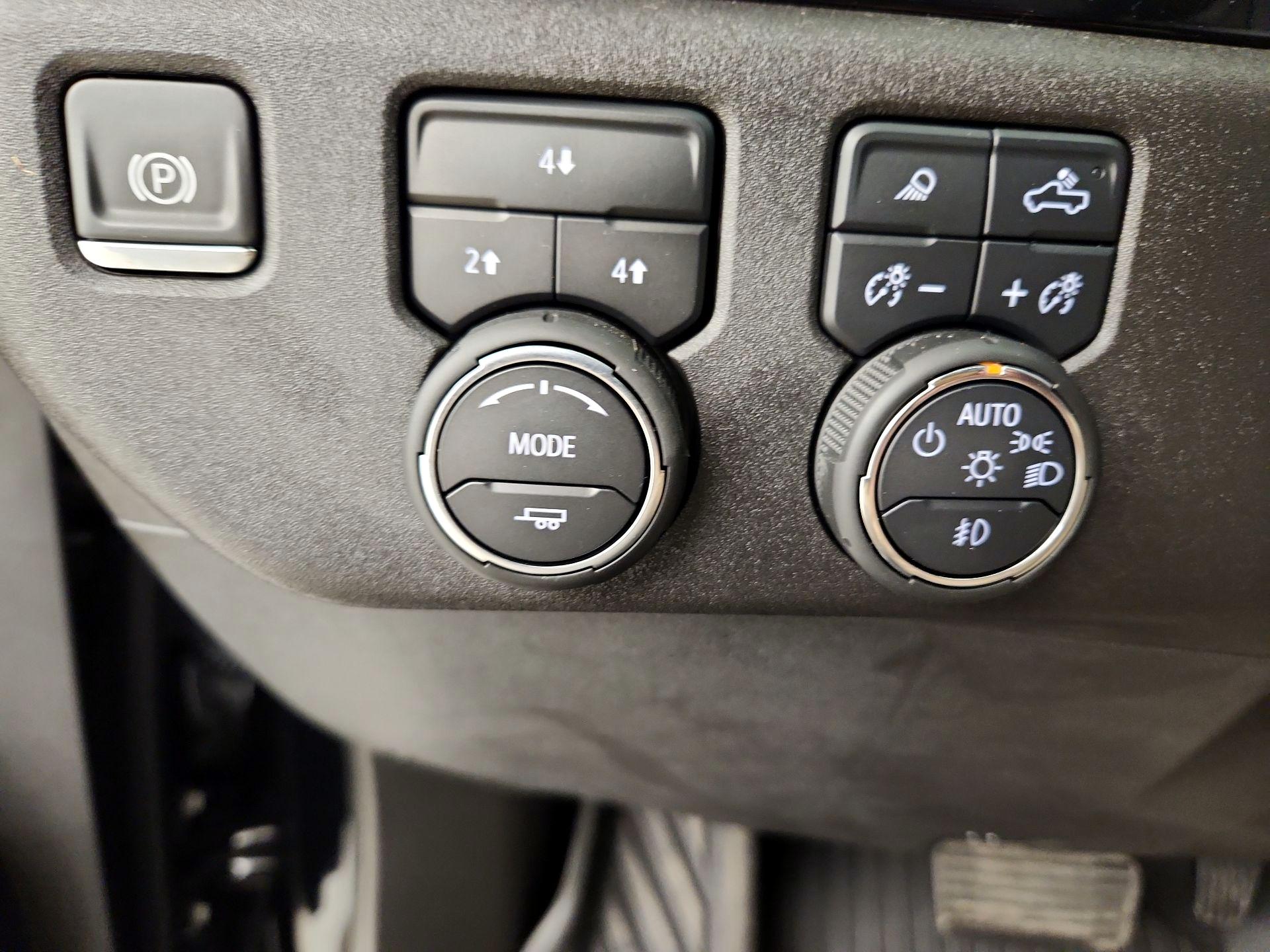 Thumbnail: 2025 Chevrolet Silverado 2500 - 13