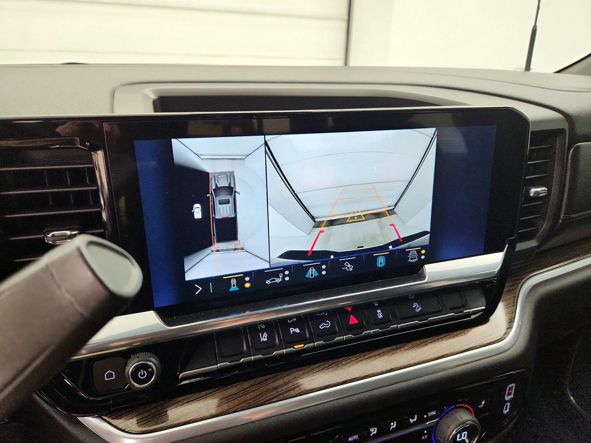 Thumbnail: 2025 Chevrolet Silverado 2500 - 15