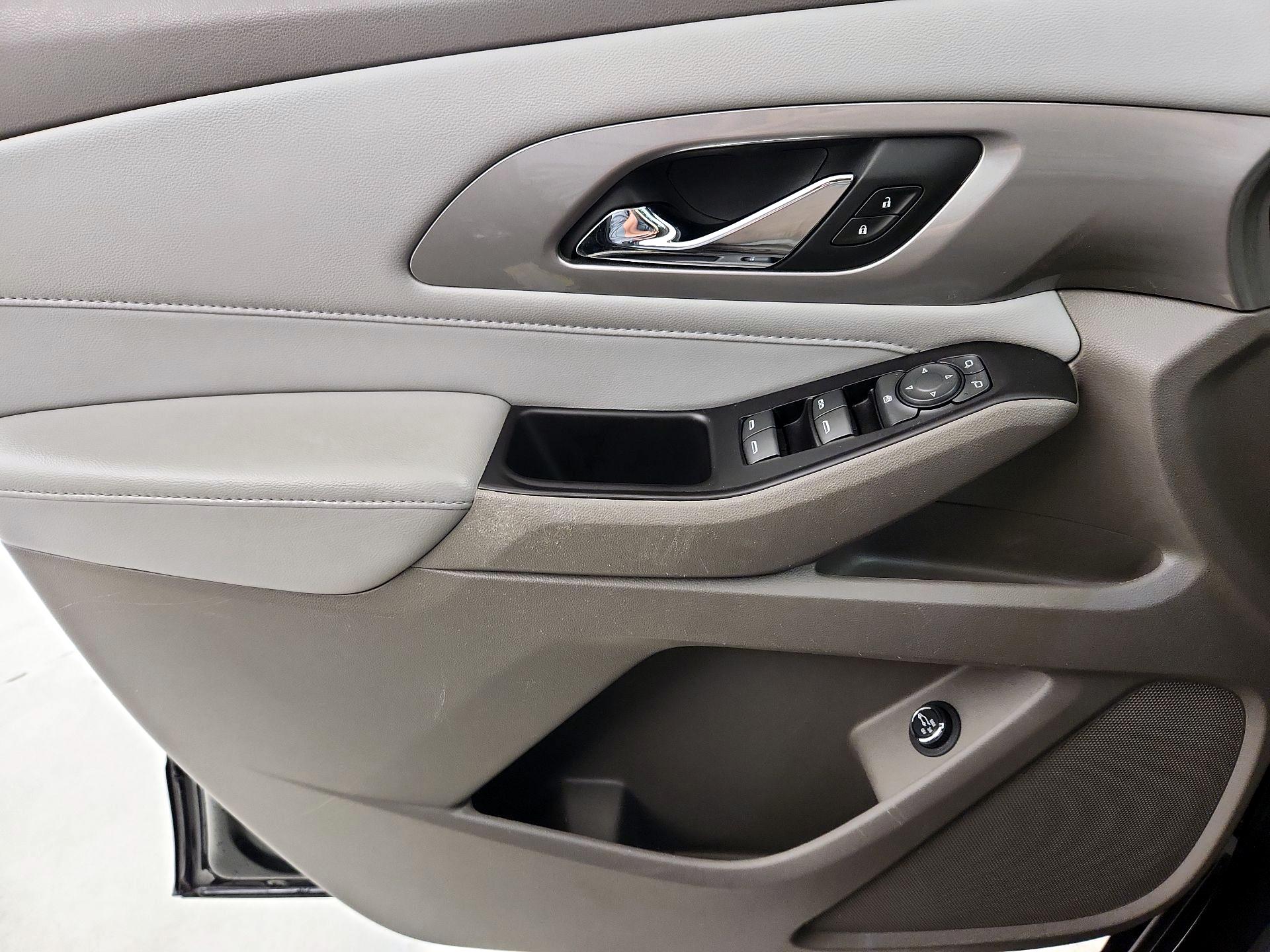 Thumbnail: 2018 Chevrolet Traverse - 12