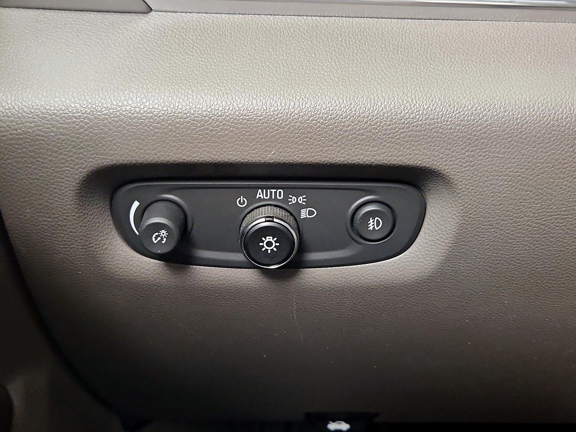 Thumbnail: 2018 Chevrolet Traverse - 13