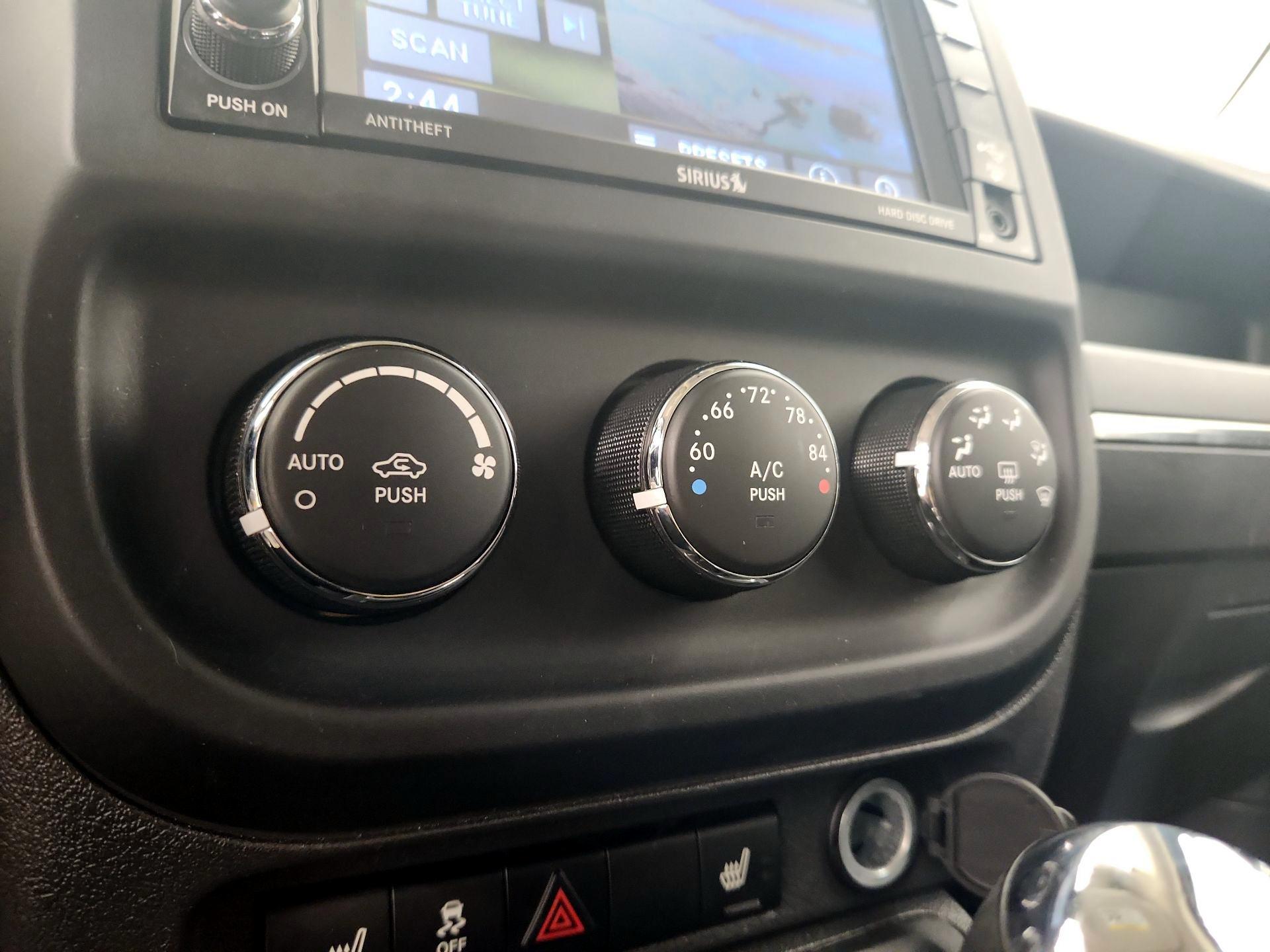 Thumbnail: 2017 Jeep Patriot - 15