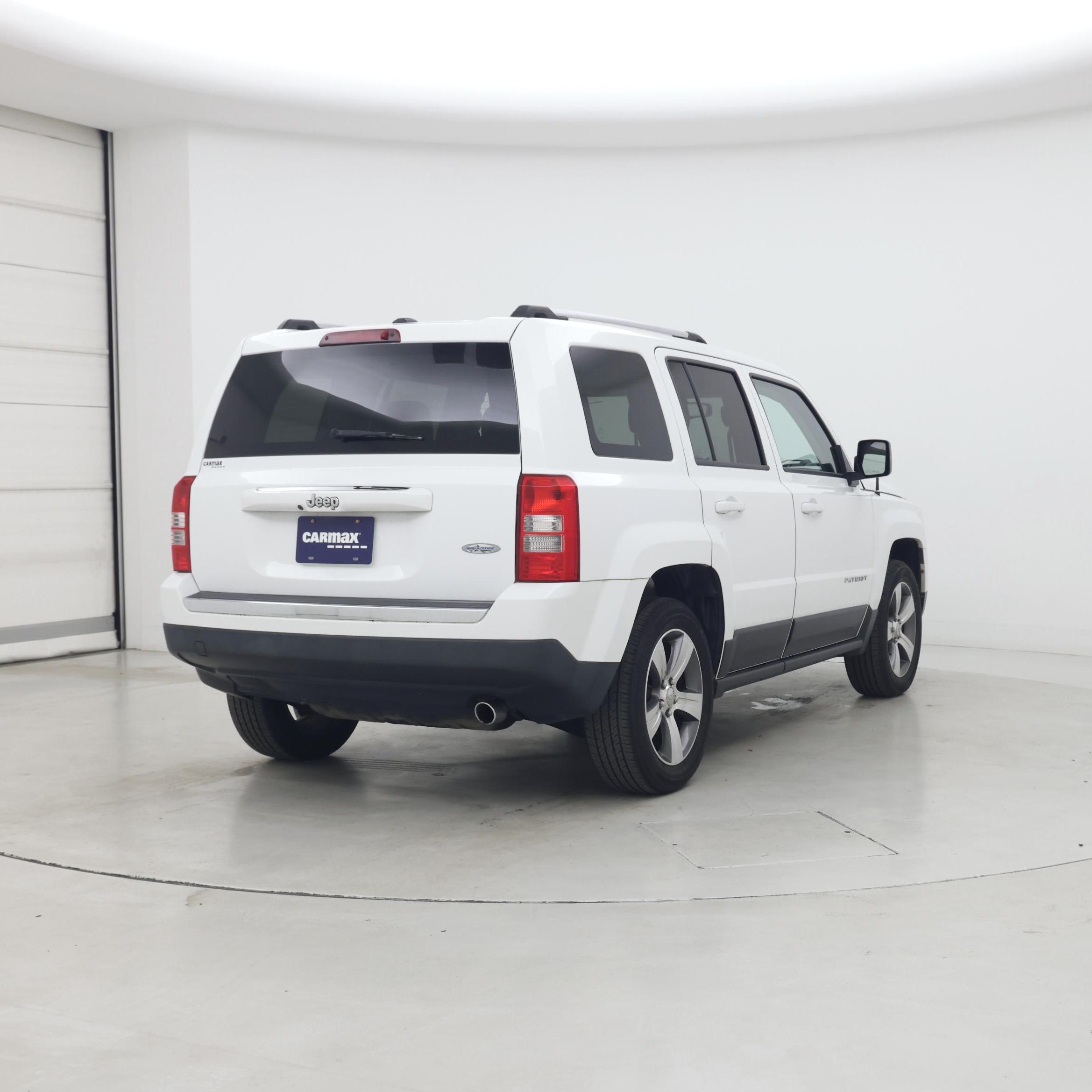 Thumbnail: 2017 Jeep Patriot - 8