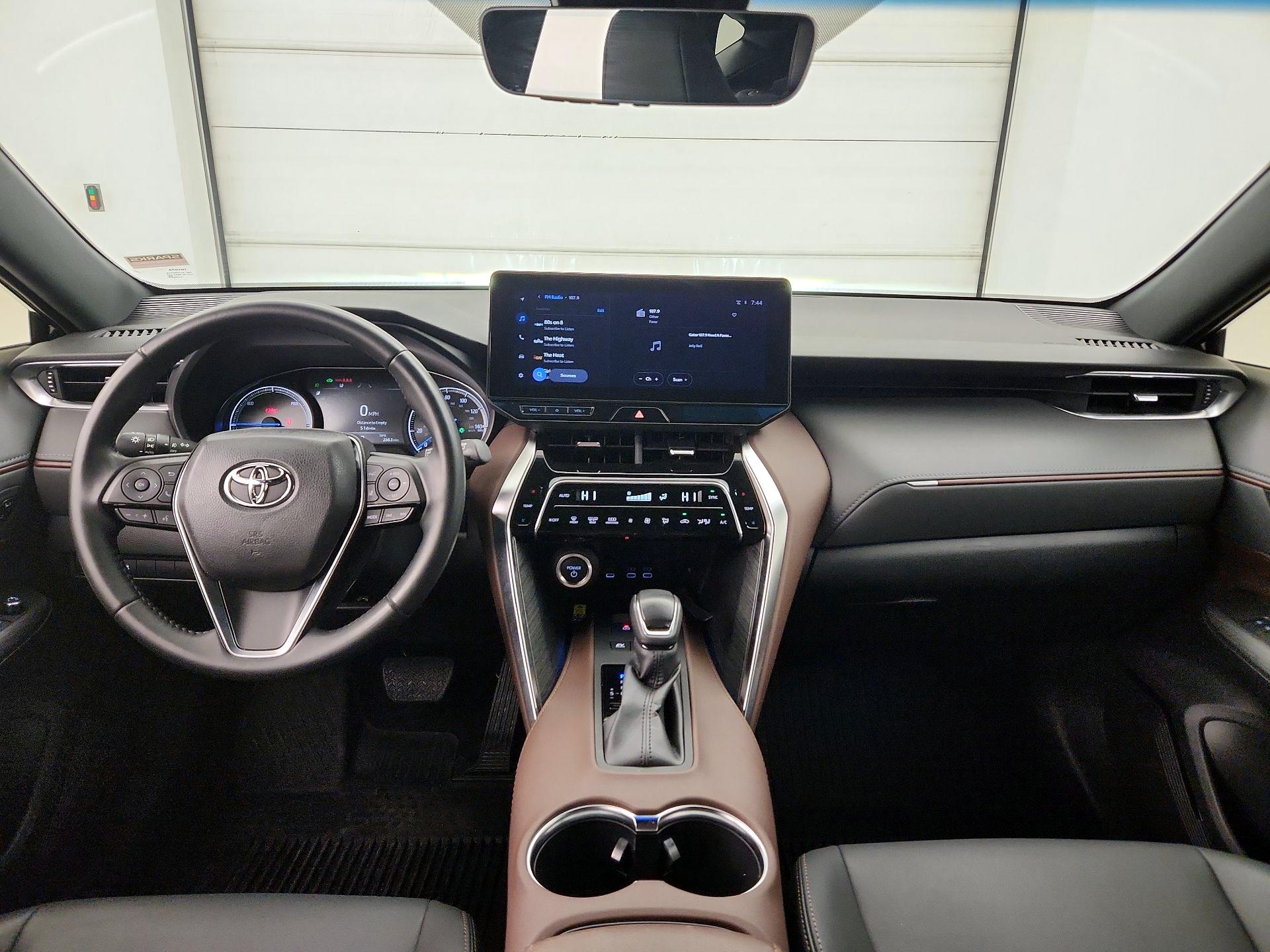 Thumbnail: 2024 Toyota Venza - 9