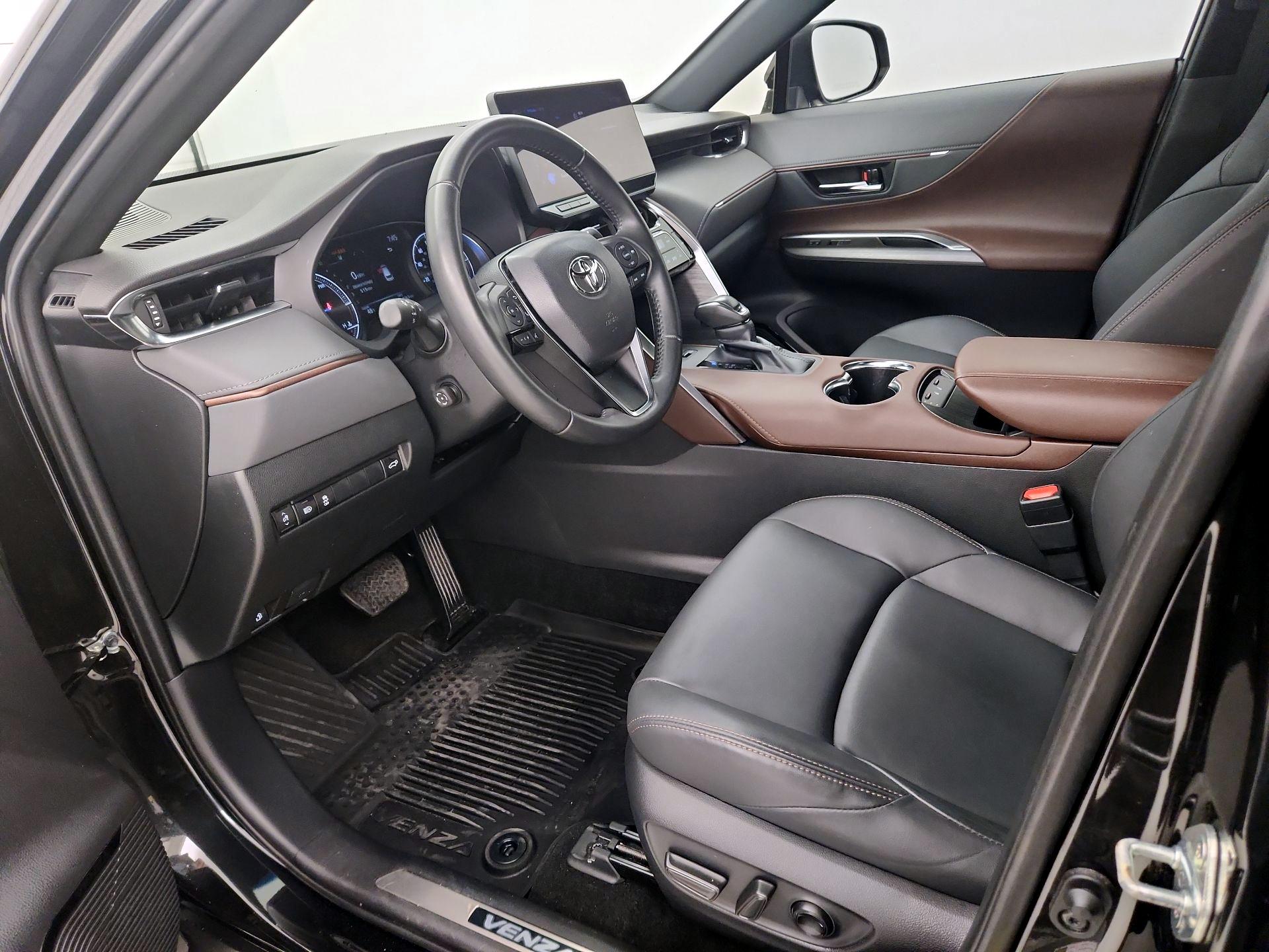 Thumbnail: 2024 Toyota Venza - 11