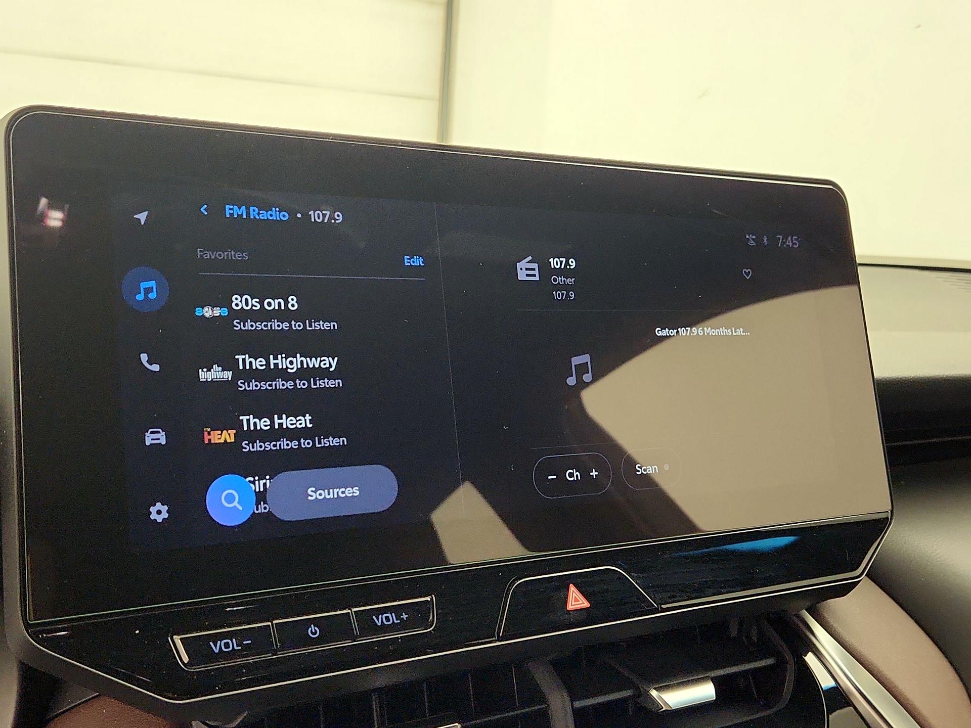 Thumbnail: 2024 Toyota Venza - 15