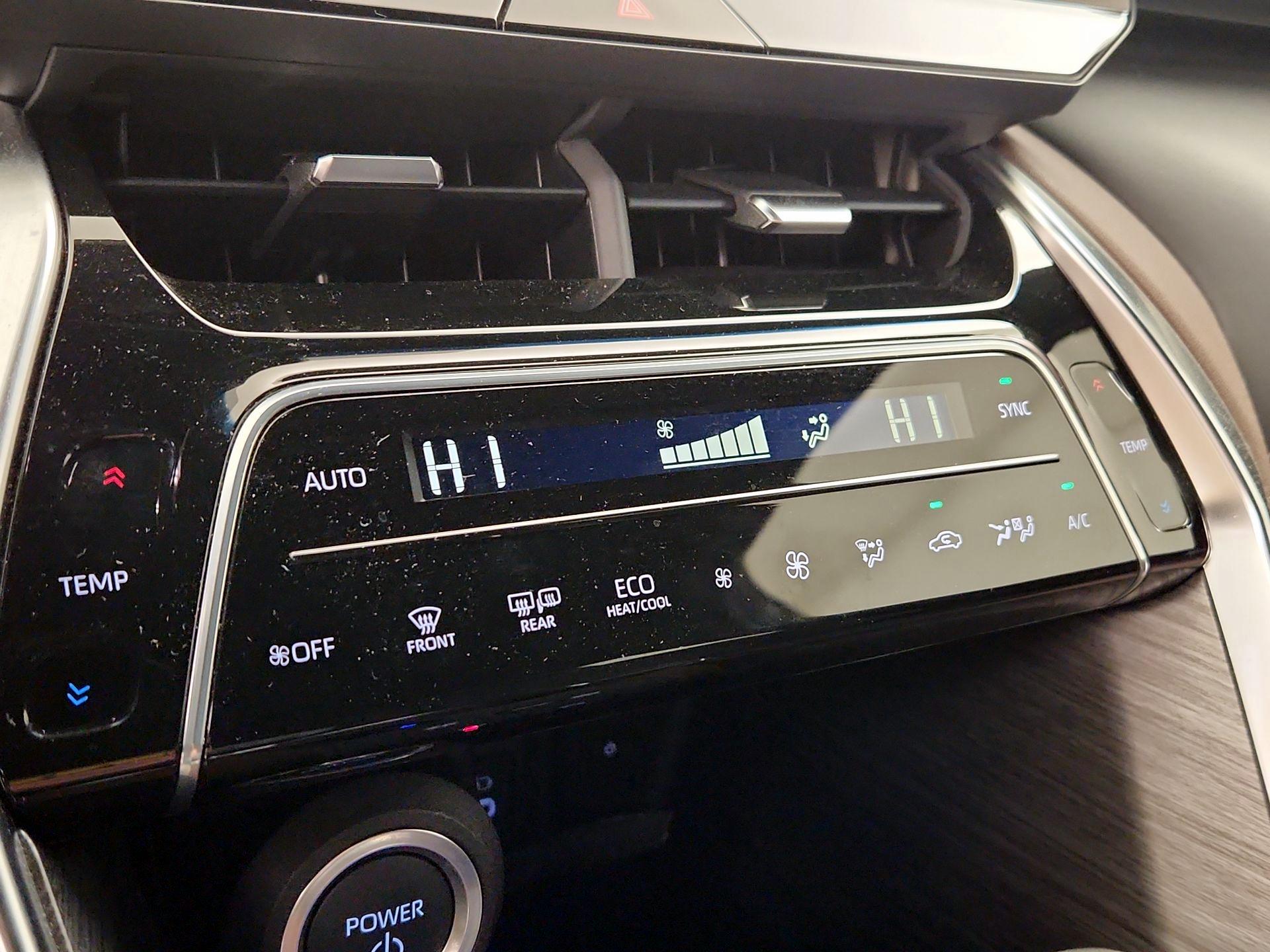 Thumbnail: 2024 Toyota Venza - 16