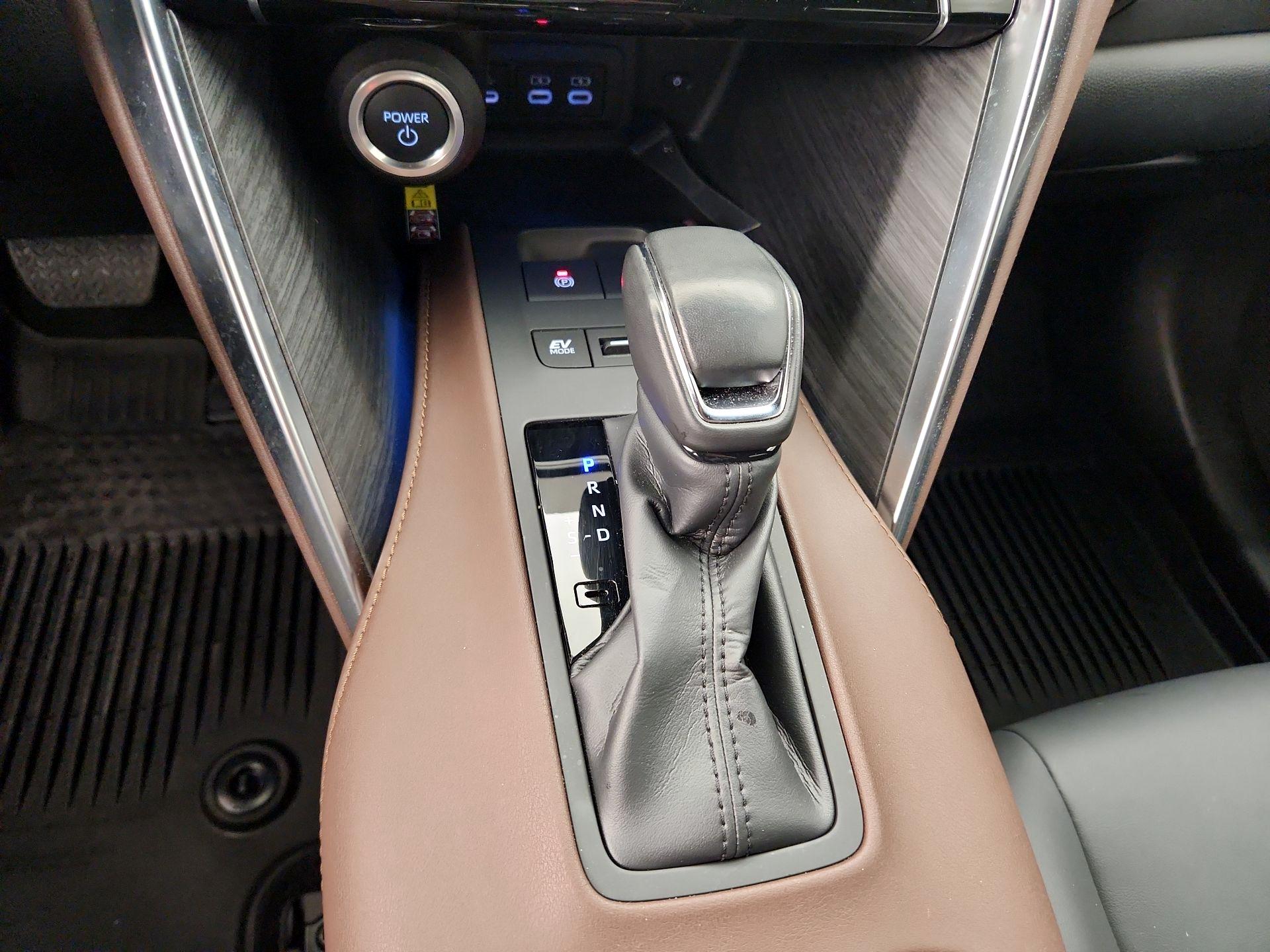 Thumbnail: 2024 Toyota Venza - 17