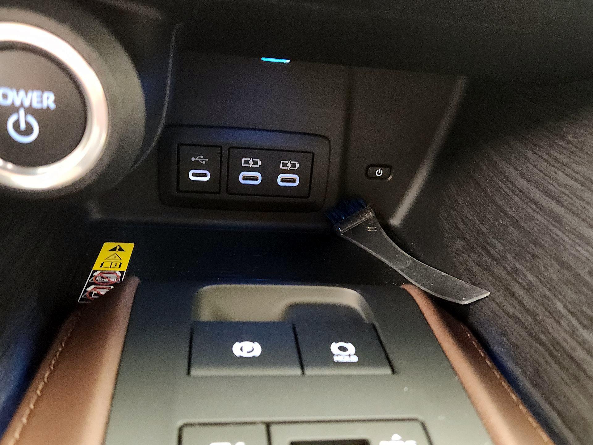 Thumbnail: 2024 Toyota Venza - 18