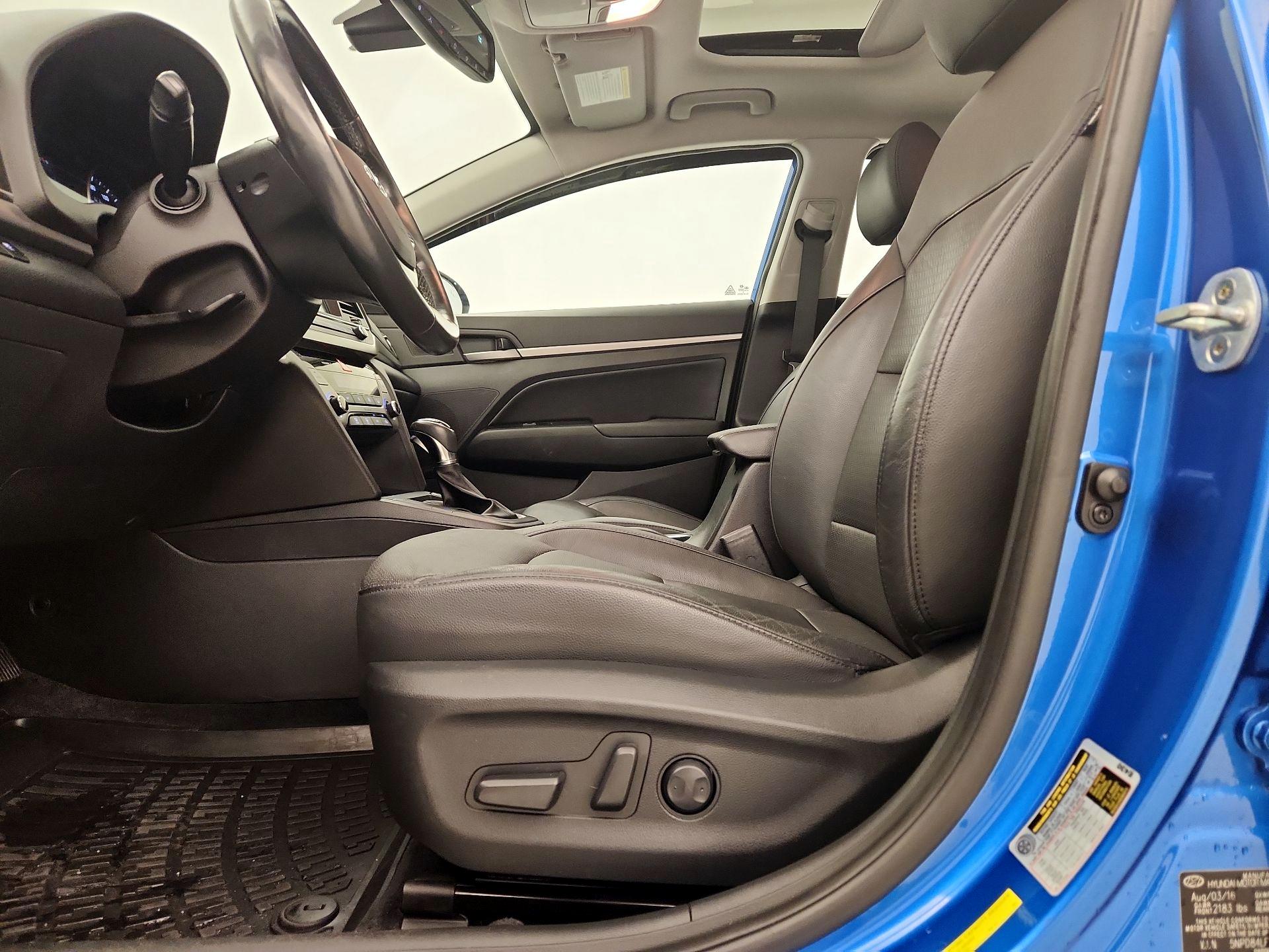 Thumbnail: 2017 Hyundai Elantra - 11