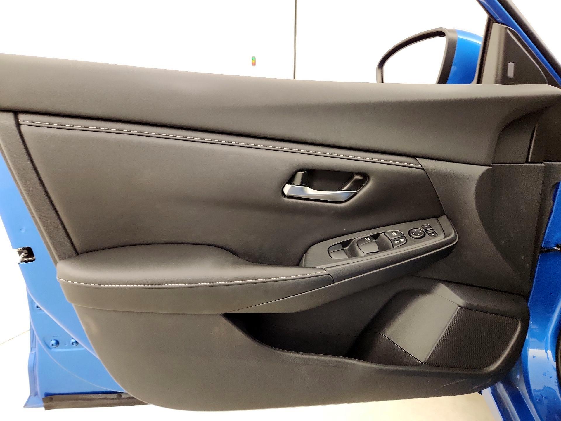 Thumbnail: 2021 Nissan Sentra - 12