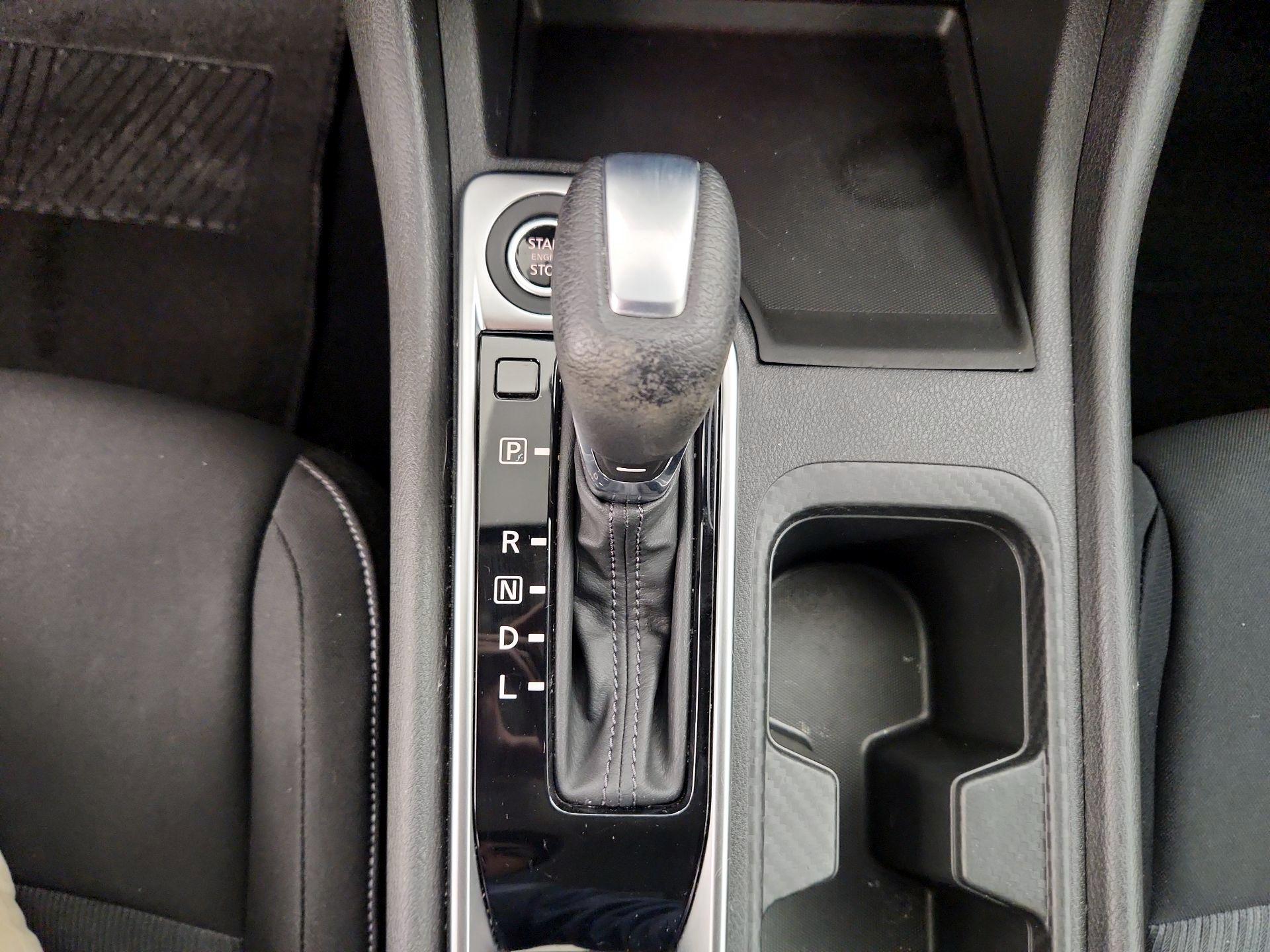 Thumbnail: 2021 Nissan Sentra - 17