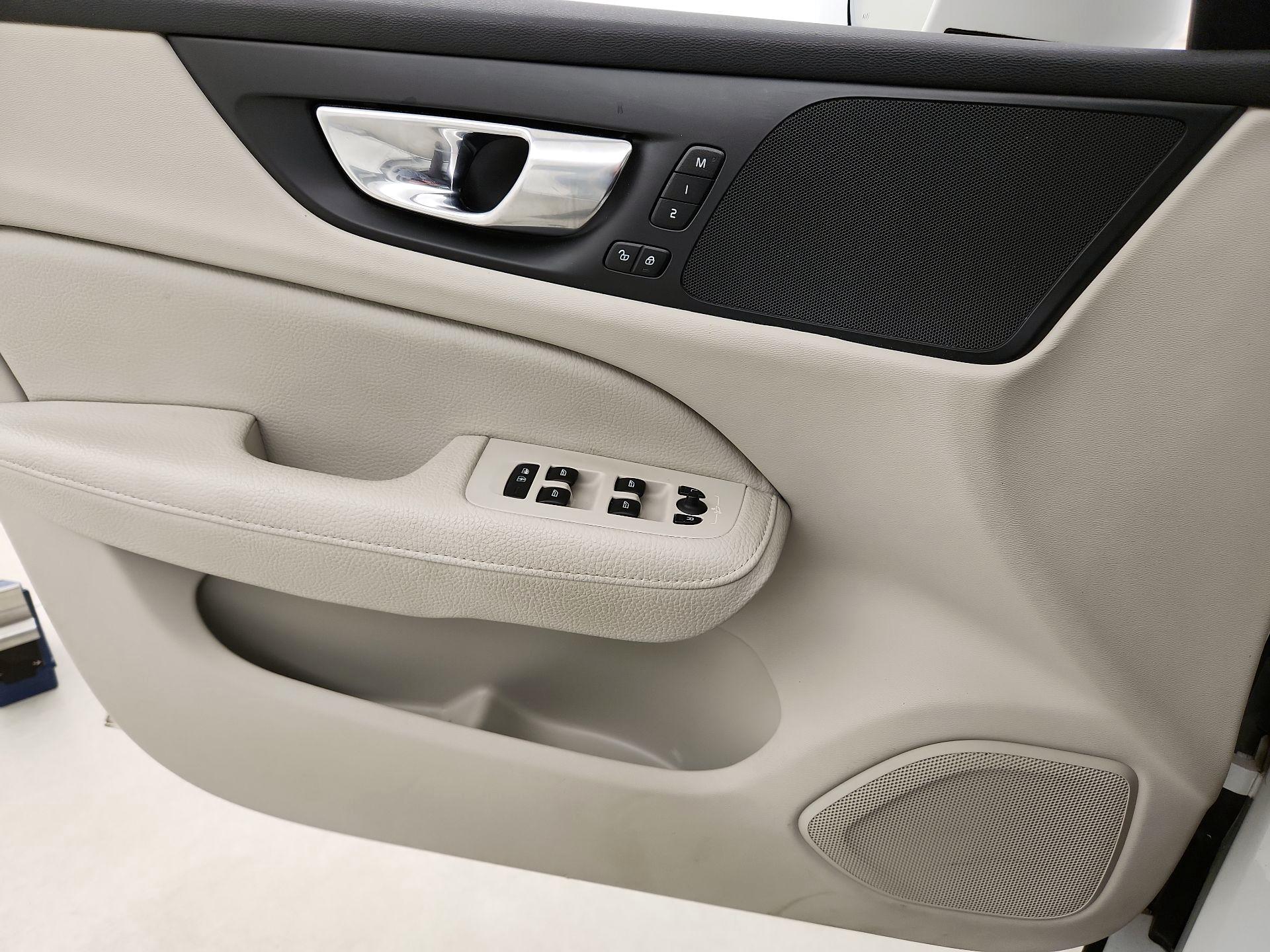 Thumbnail: 2021 Volvo S60 - 12