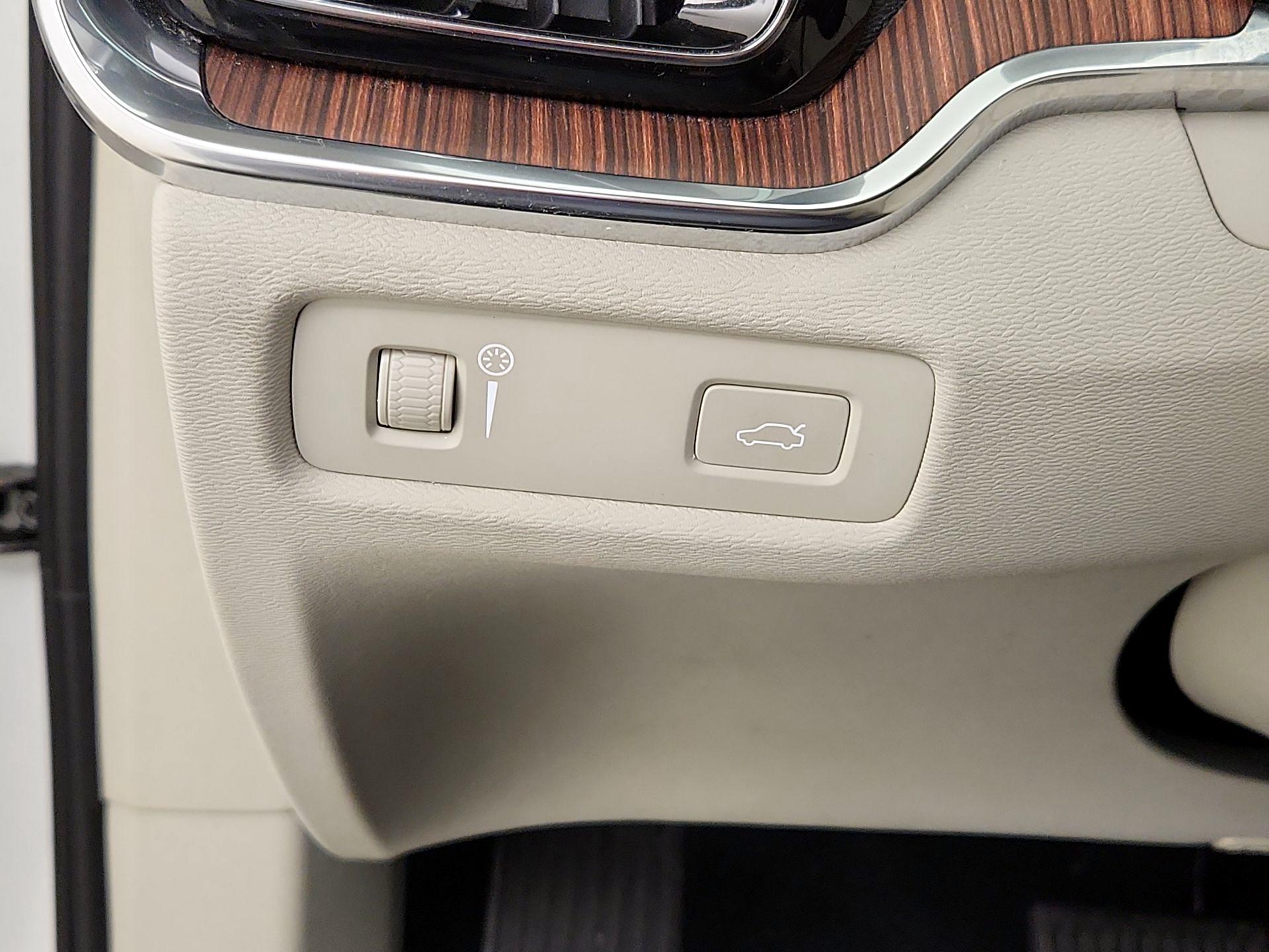 Thumbnail: 2021 Volvo S60 - 13