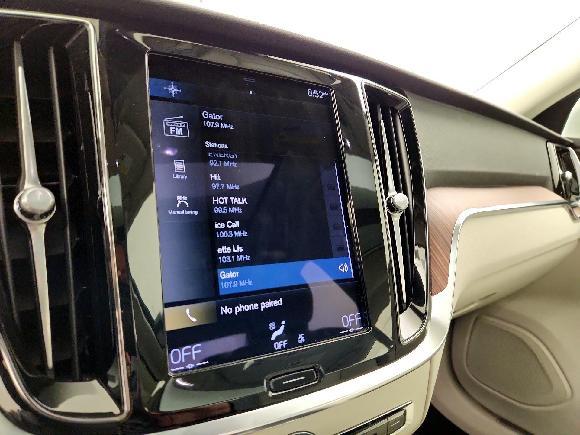 Thumbnail: 2021 Volvo S60 - 16