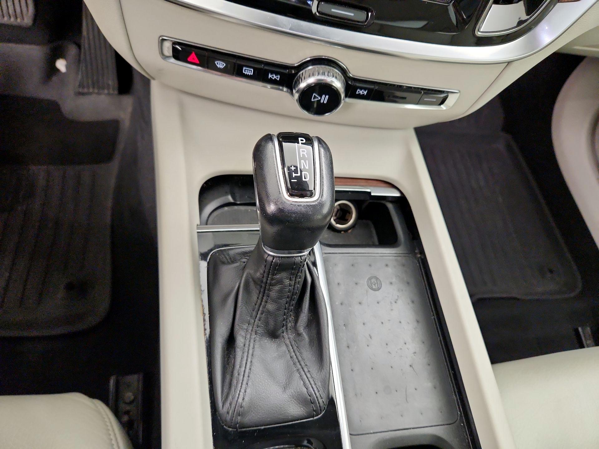 Thumbnail: 2021 Volvo S60 - 18